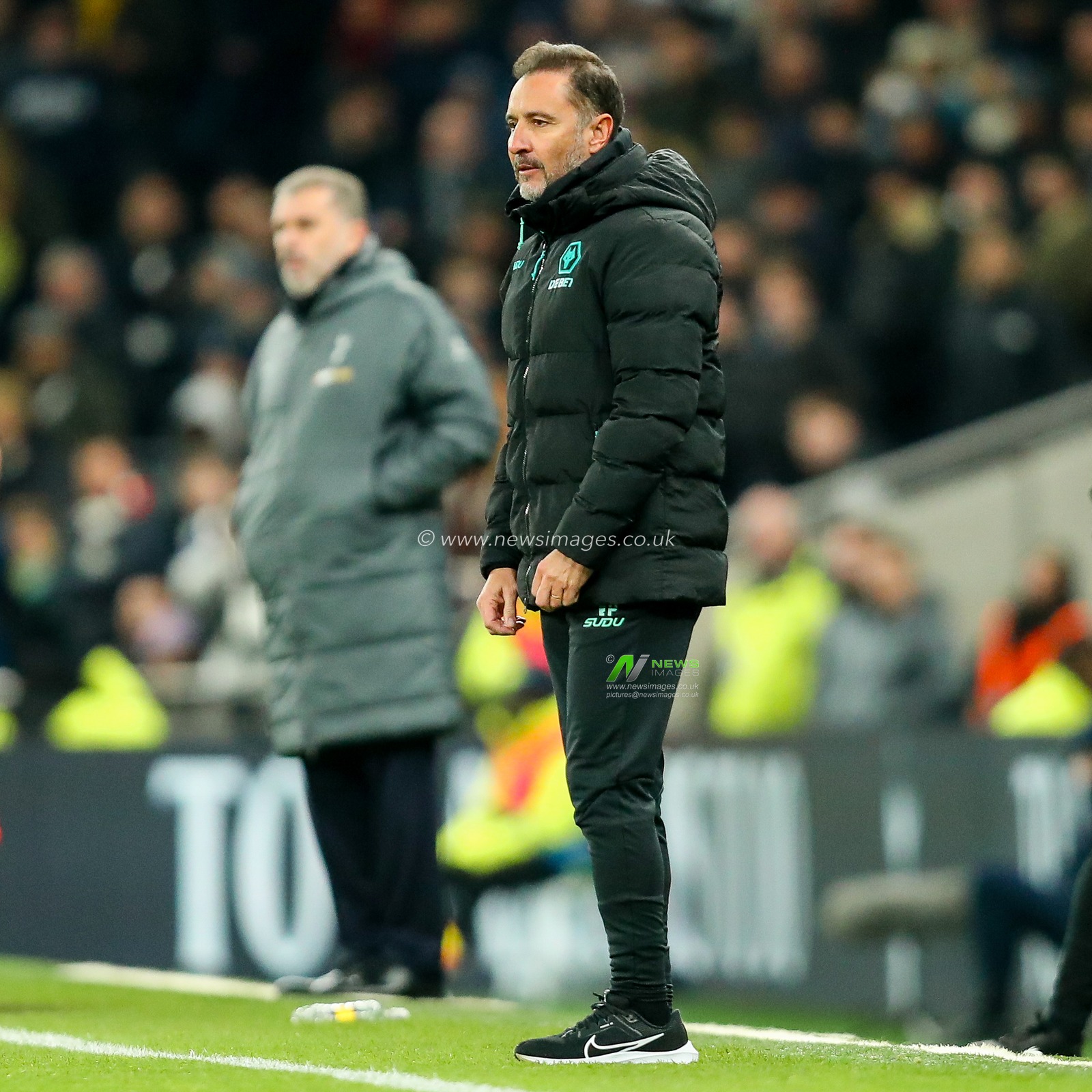 Vitor Pereira of Wolverhampton Wanderers looks on during the Premier League match Tottenham Hotspur vs Wolverhampton Wanderers at Tottenham Hotspur Stadium, London, United Kingdom, 29th December 2024

(Photo by Izzy Poles/News Images)