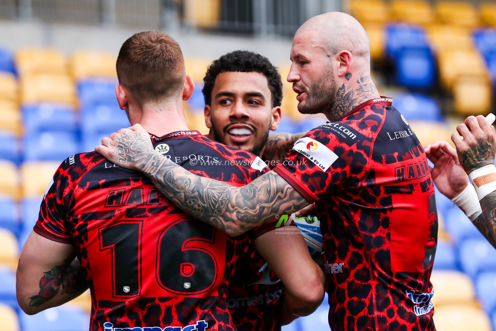Darnell McIntosh of Leigh Leopards celebrates his try with teammates during the Betfred Super League Round 23 match London Broncos vs Leigh Leopards at Plough Lane, Wimbledon, United Kingdom, 25th August 2024

(Photo by Izzy Poles/News Images)