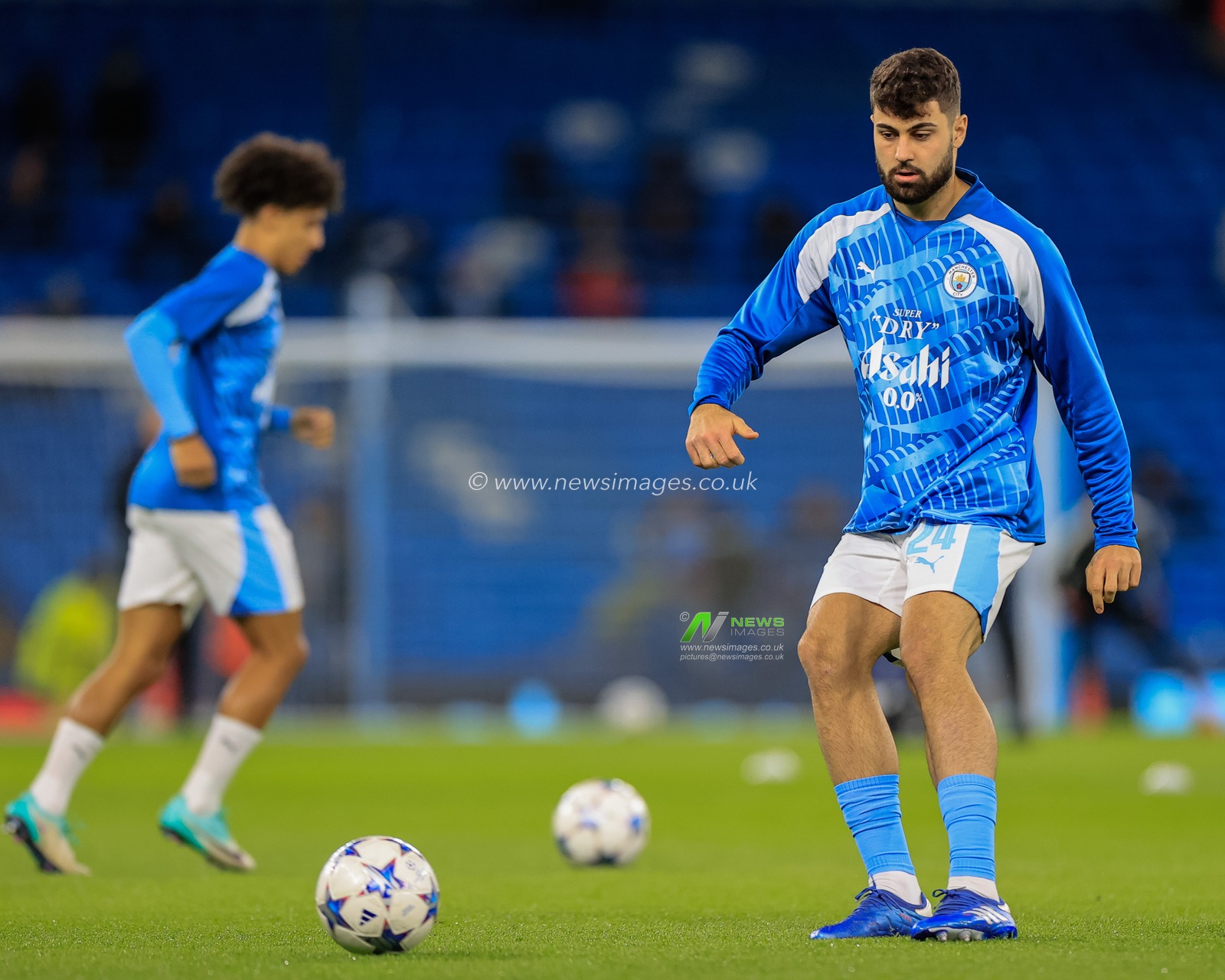 JoÅ¡ko Gvardiol #24 of Manchester City in the pregame warmup session during the UEFA Champions League match Manchester City vs Young Boys at Etihad Stadium, Manchester, United Kingdom, 7th November 2023

(Photo by Conor Molloy/News Images)