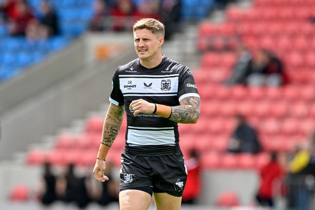 Liam Sutcliffe Hull FC warms up ahead of the Betfred Super League Round 16 match Salford Red Devils vs Hull FC at Salford Community Stadium, Eccles, United Kingdom, 7th July 2024

(Photo by Cody Froggatt/News Images)