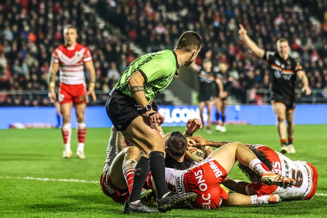 Andy Ackers of Bradford Bulls goes over for a try during the Betfred Super League round 4 match St Helens vs Bradford Bulls at The BrewDog Stadium, St Helens, United Kingdom on 07 March 2026

(Photo by Alfie Cosgrove/News Images)