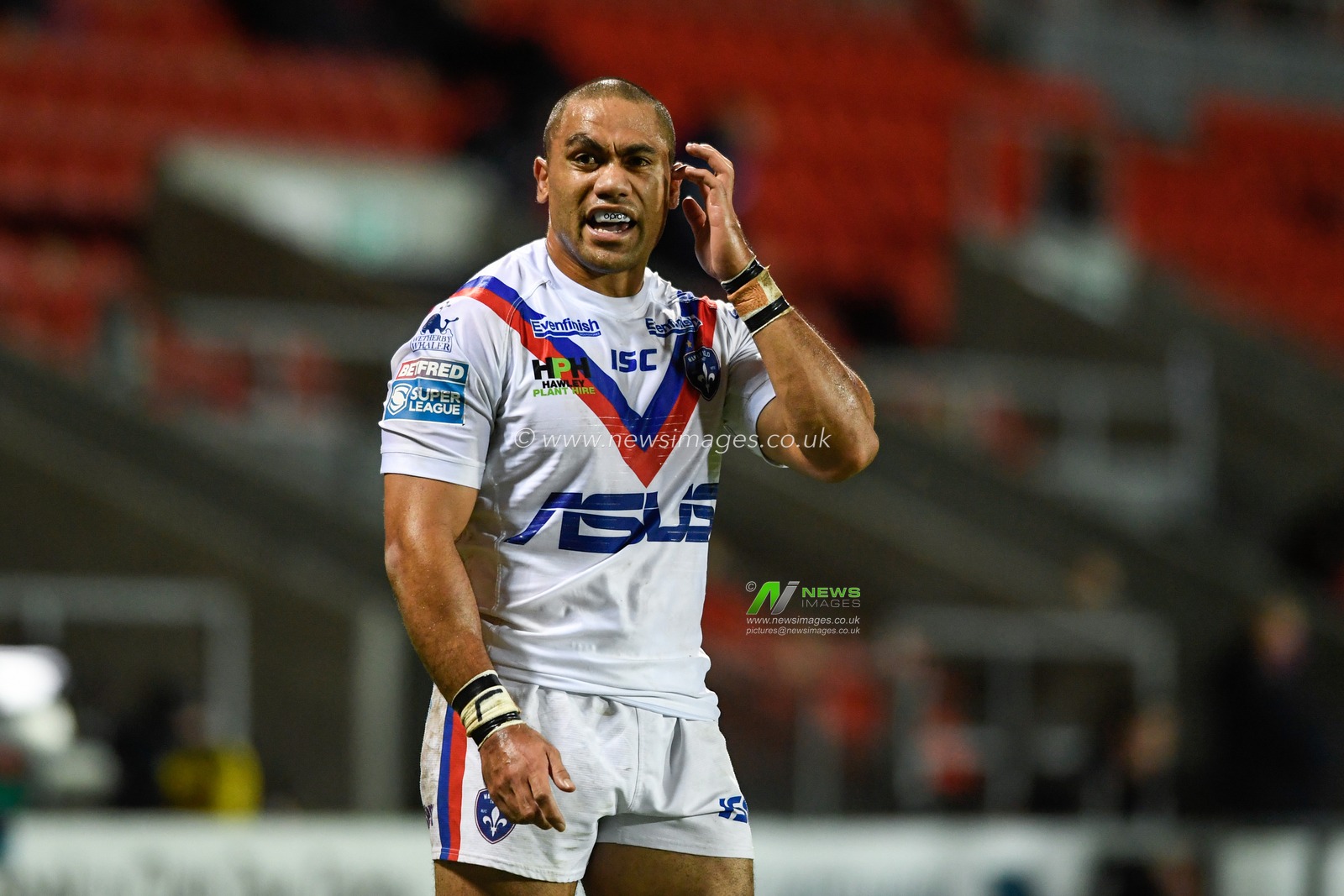 Bill Tupou (3) of Wakefield Trinity in action during the game