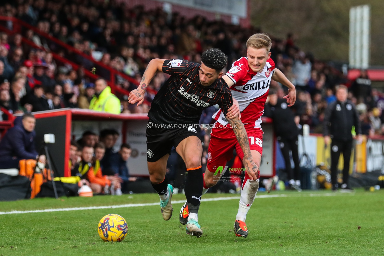 Jordan Lawrence-Gabriel of Blackpool gets the better of Harvey White of Stevenage during the Sky Bet League 1 match Stevenage vs Blackpool at Lamex Stadium, Stevenage, United Kingdom, 3rd February 2024

(Photo by Gareth Evans/News Images)