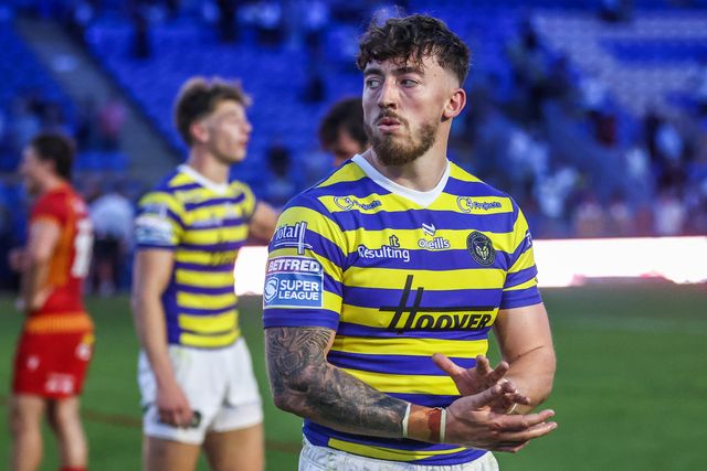 Matty Ashton of Warrington Wolves applauds the fans after the game during the Betfred Super League round 16 match Warrington Wolves vs Catalans Dragons at The Halliwell Jones Stadium, Warrington, United Kingdom on 25 June 2026

(Photo by Alfie Cosgrove/News Images)