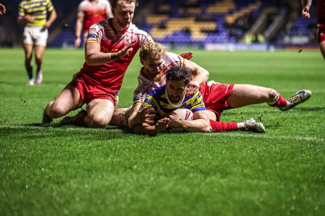 Toby King of Warrington Wolves goes over for a try during the Betfred Challenge Cup match Warrington Wolves vs Sheffield Eagles at The Halliwell Jones Stadium, Warrington, United Kingdom on 06 February 2026

(Photo by Alfie Cosgrove/News Images)