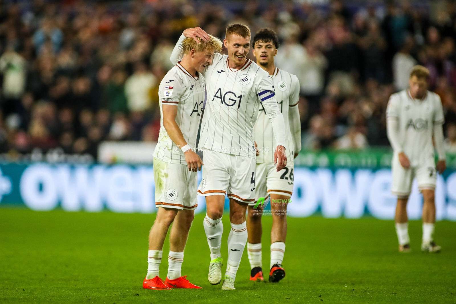 Jay Fulton of Swansea City shares a moment with Melker Widell during the Sky Bet Championship match Swansea City vs Watford at Swansea.com Stadium, Swansea, United Kingdom on 01 September 2026

(Photo by Andrew Lewis/News Images)