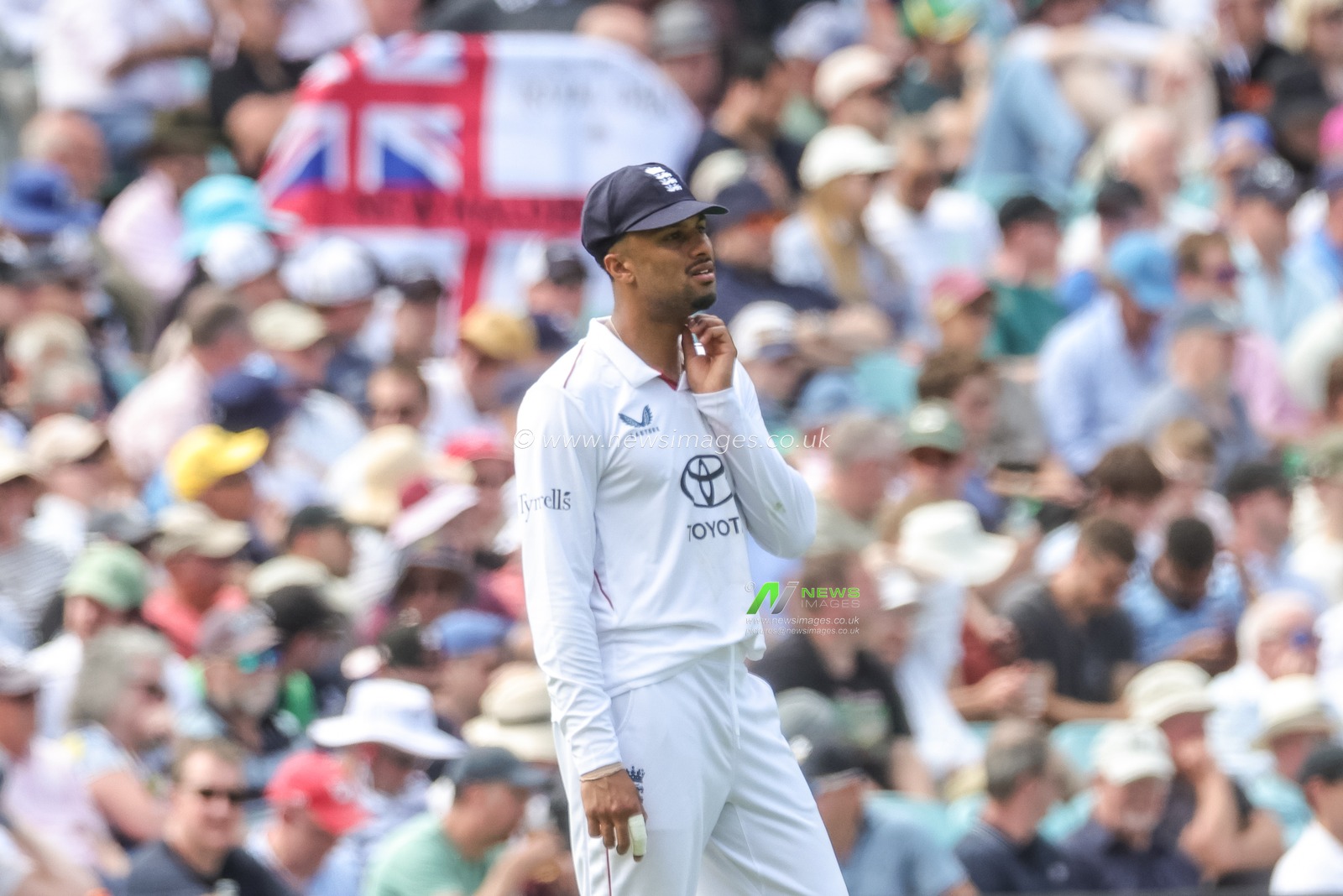 Emilio Gay of England during the 2nd Rothesay Test Match Day 1 match England vs New Zealand at The Kia Oval, London, United Kingdom on 17 June 2026

(Photo by Mark Cosgrove/News Images)
