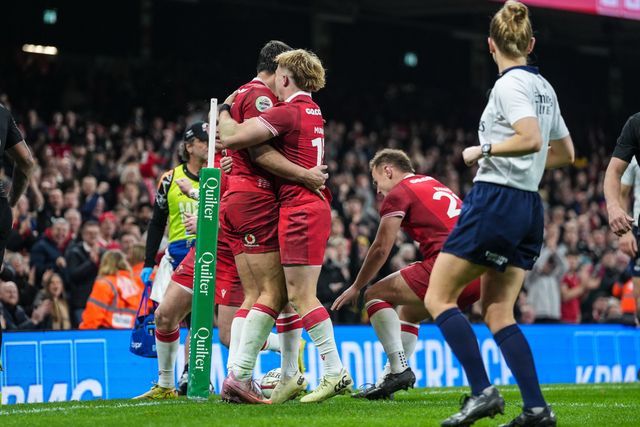 Louis Rees-Zammit of Wales celebrates scoring a try with his teammates during the Quilter Nations Series 2025 match Wales vs New Zealand at Principality Stadium, Cardiff, United Kingdom, 22nd November 2025

(Photo by Andrew Lewis/News Images)

*** GER AUT SUI OUT ***
