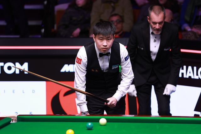 Zhao Xintong during the game against Lei Peifan during the 2025 Halo World Snooker Championship at Crucible Theatre, Sheffield, United Kingdom, 26th April 2025

(Photo by Alex Roebuck/News Images)