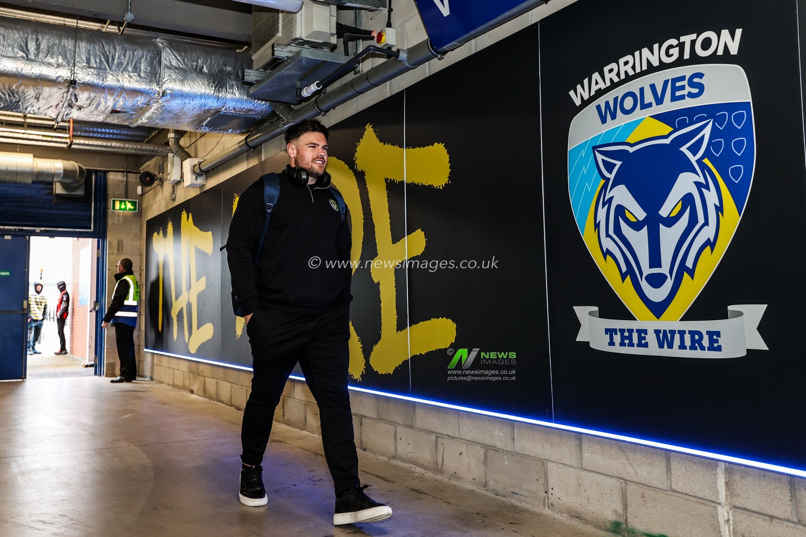 Joe Philbin of Warrington Wolves arrives during the Betfred Challenge Cup Quarter Final match Warrington Wolves vs Leigh Leopards at The Halliwell Jones Stadium, Warrington, United Kingdom on 11 April 2026

(Photo by Alfie Cosgrove/News Images)