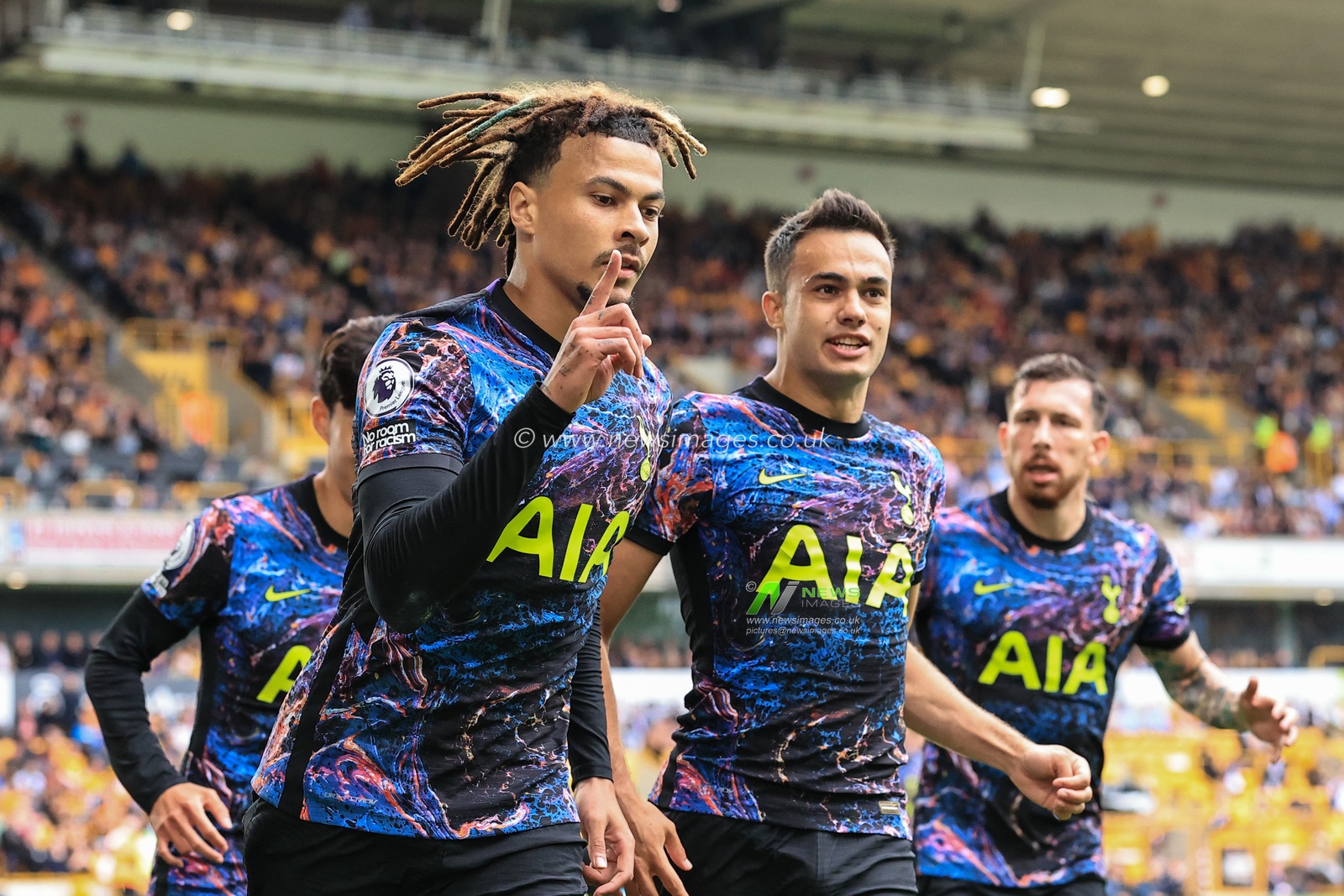 Dele Alli #20 of Tottenham Hotspur celebrates his goal to make it 0-1
