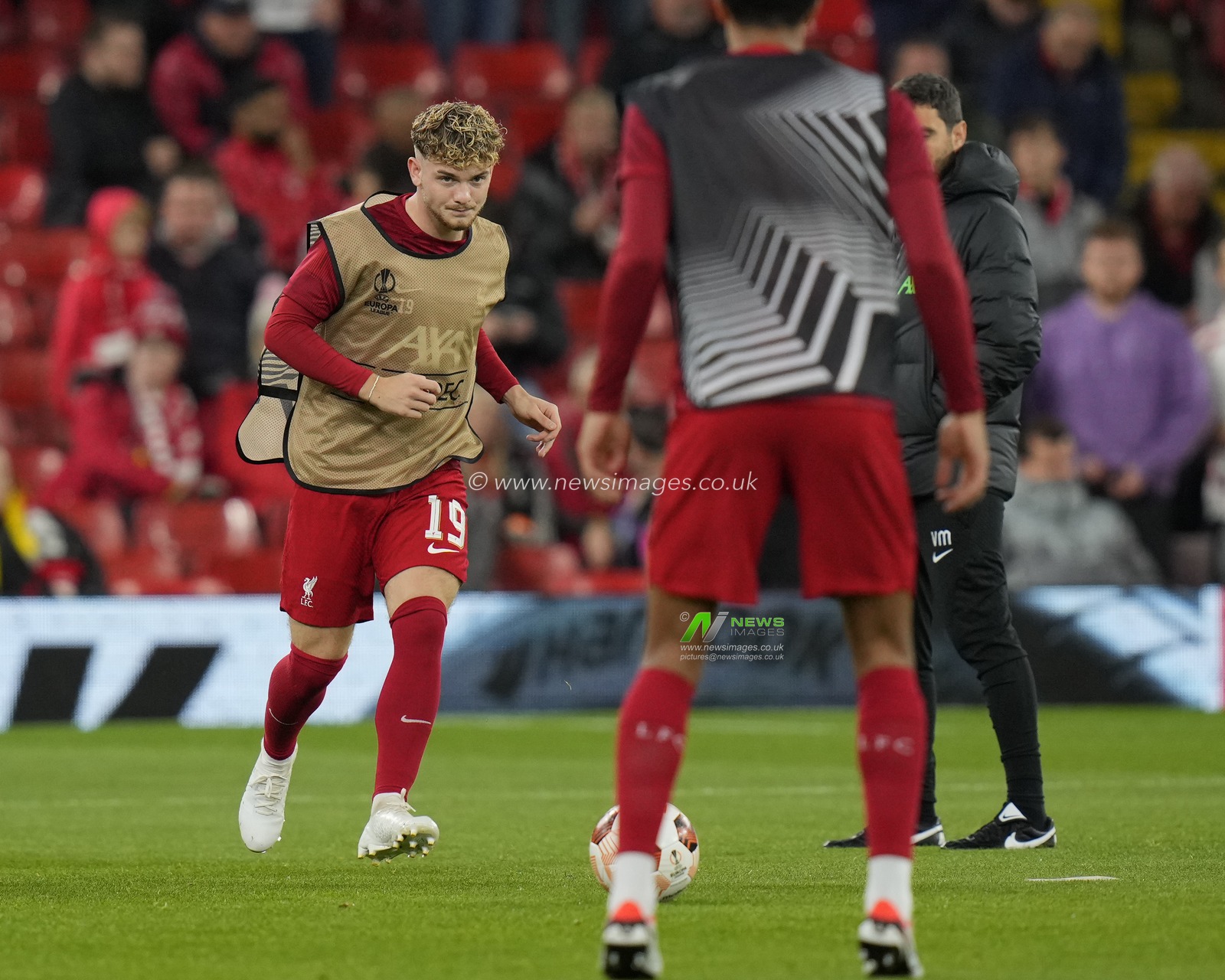 Harvey Elliott #19 of Liverpool warms up before the UEFA Europa League match Liverpool vs Union Saint-Gilloise at Anfield, Liverpool, United Kingdom, 5th October 2023

(Photo by Steve Flynn/News Images)