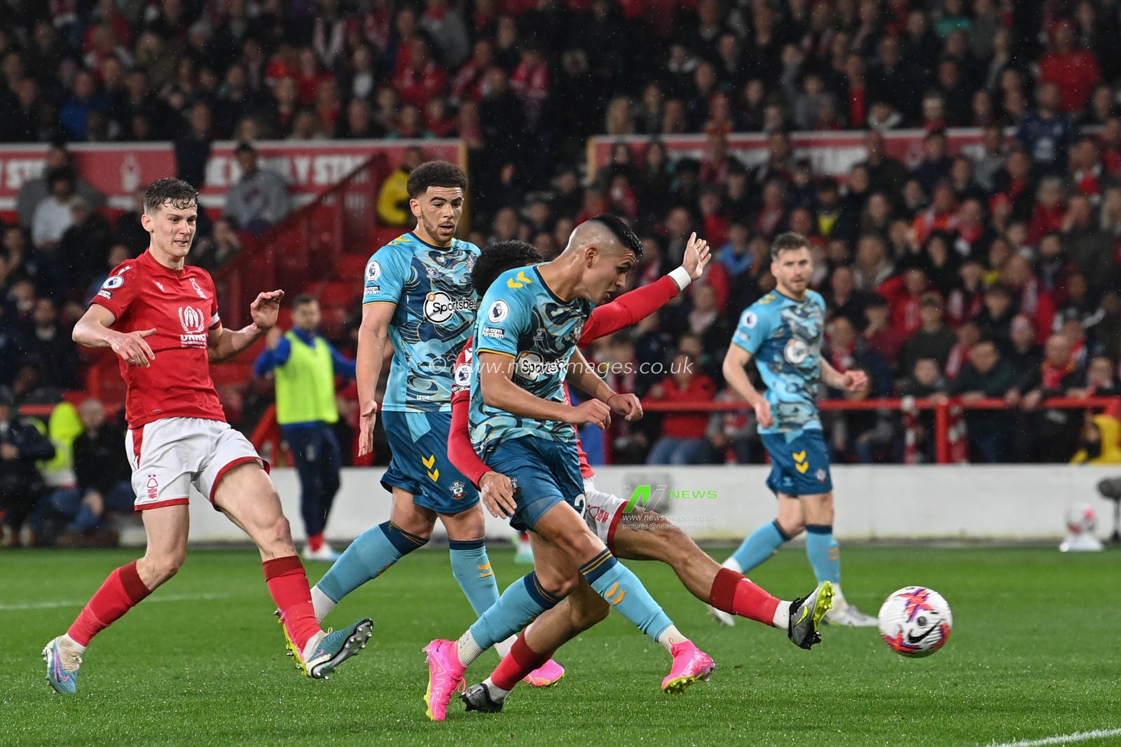 Carlos Alcaraz #26 of Southampton scores a goal to make it 2-1 during the Premier League match Nottingham Forest vs Southampton at City Ground, Nottingham, United Kingdom, 8th May 2023

(Photo by Craig Thomas/News Images)