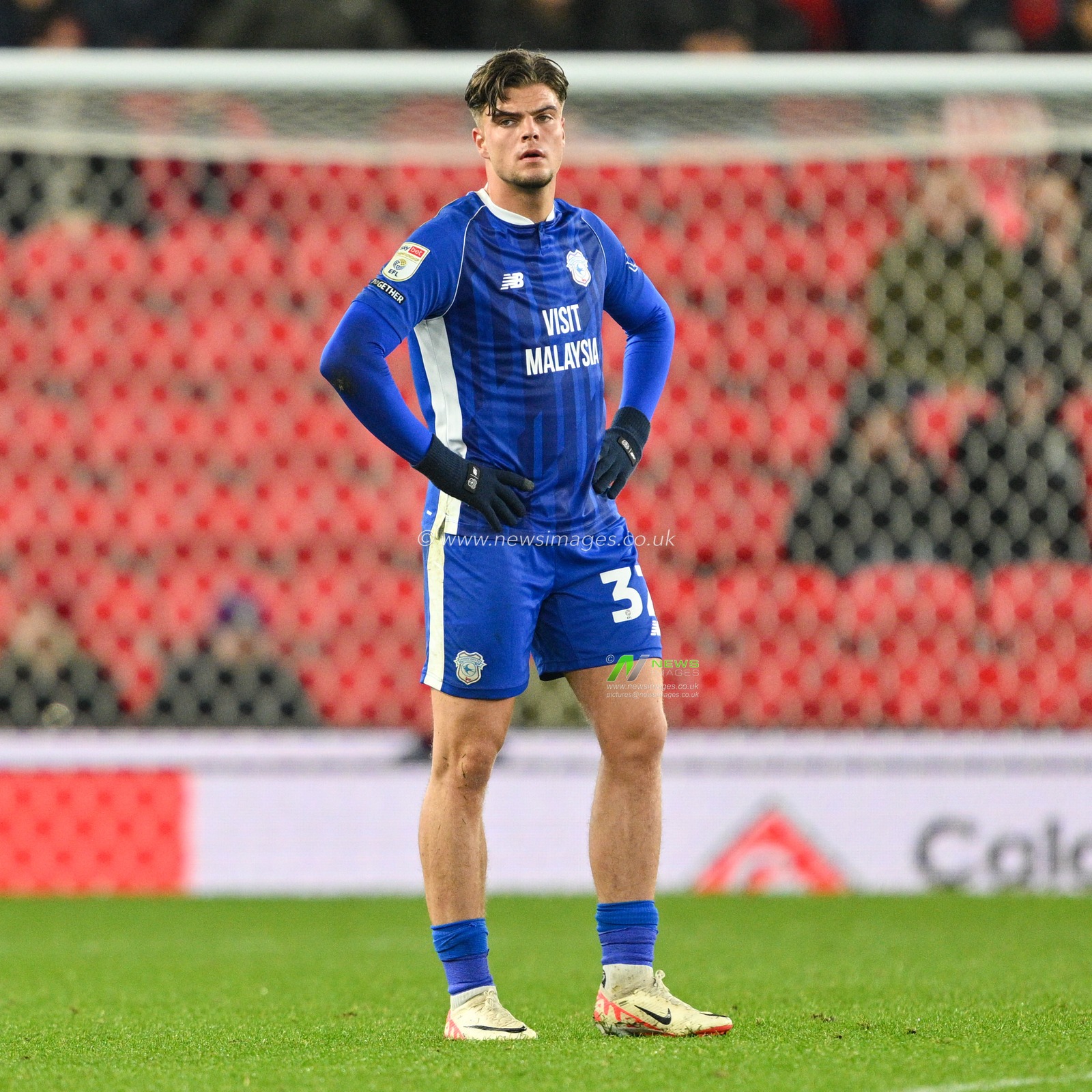 Ollie Tanner 32# of Cardiff City Association Football Club, during the Sky Bet Championship match Stoke City vs Cardiff City at Bet365 Stadium, Stoke-on-Trent, United Kingdom, 4th November 2023

(Photo by Cody Froggatt/News Images)