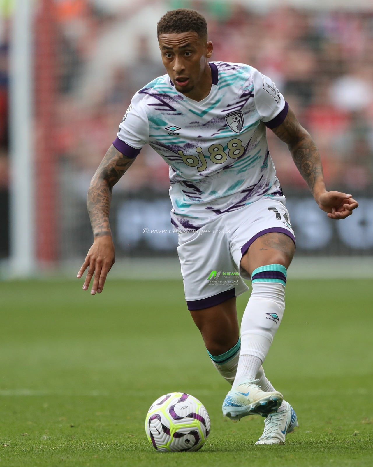 Marcus Tavernier of Bournemouth breaks with the ball during the Premier League match Nottingham Forest vs Bournemouth at City Ground, Nottingham, United Kingdom, 17th August 2024

(Photo by Alfie Cosgrove/News Images)