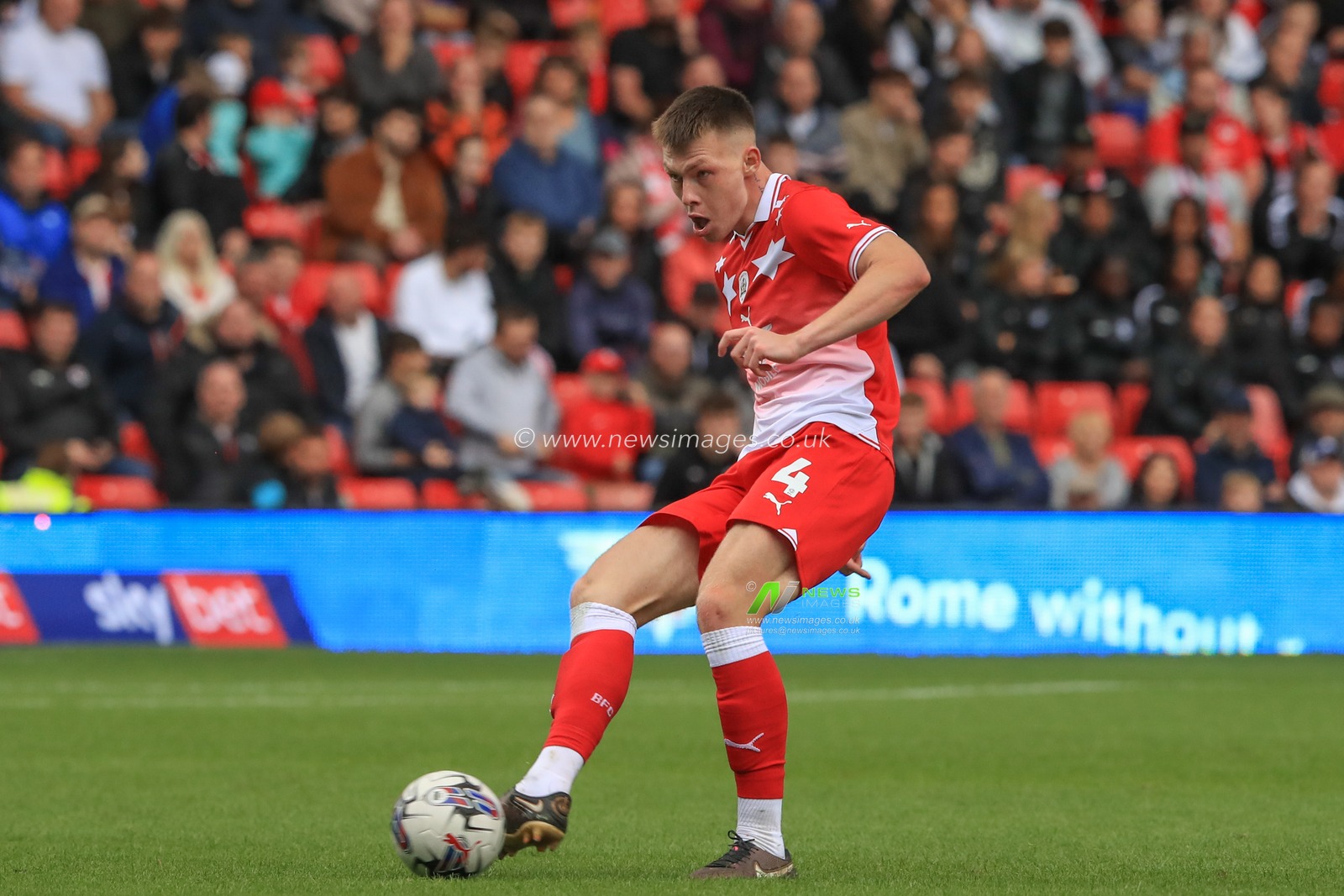 Kacper Lopata #4 of Barnsley in action during the Sky Bet League 1 match Barnsley vs Port Vale at Oakwell, Barnsley, United Kingdom, 5th August 2023

(Photo by Alfie Cosgrove/News Images)