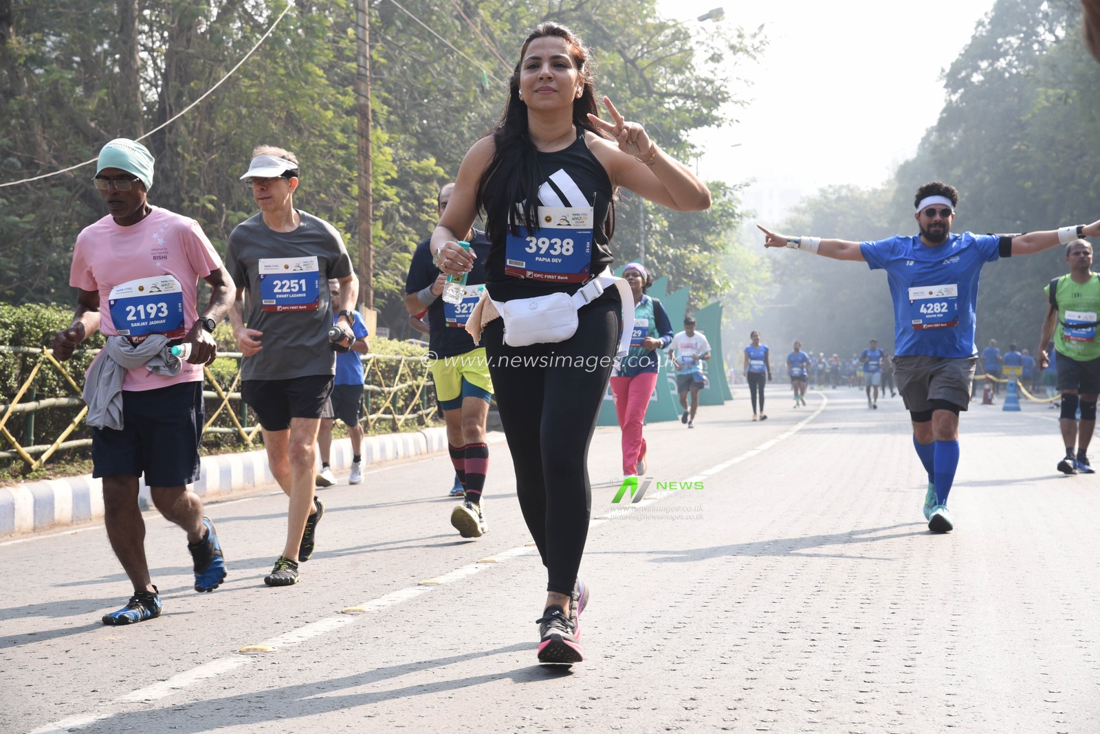 An Indian Armatures women runner takes part in the "Tata Steel World 25K " and past Kolkata iconic Victoria Memorial  on 15 December,2024.Pictures by Debajyoti Chakraborty(Photo: Debajyoti Chakraborty/News Images)