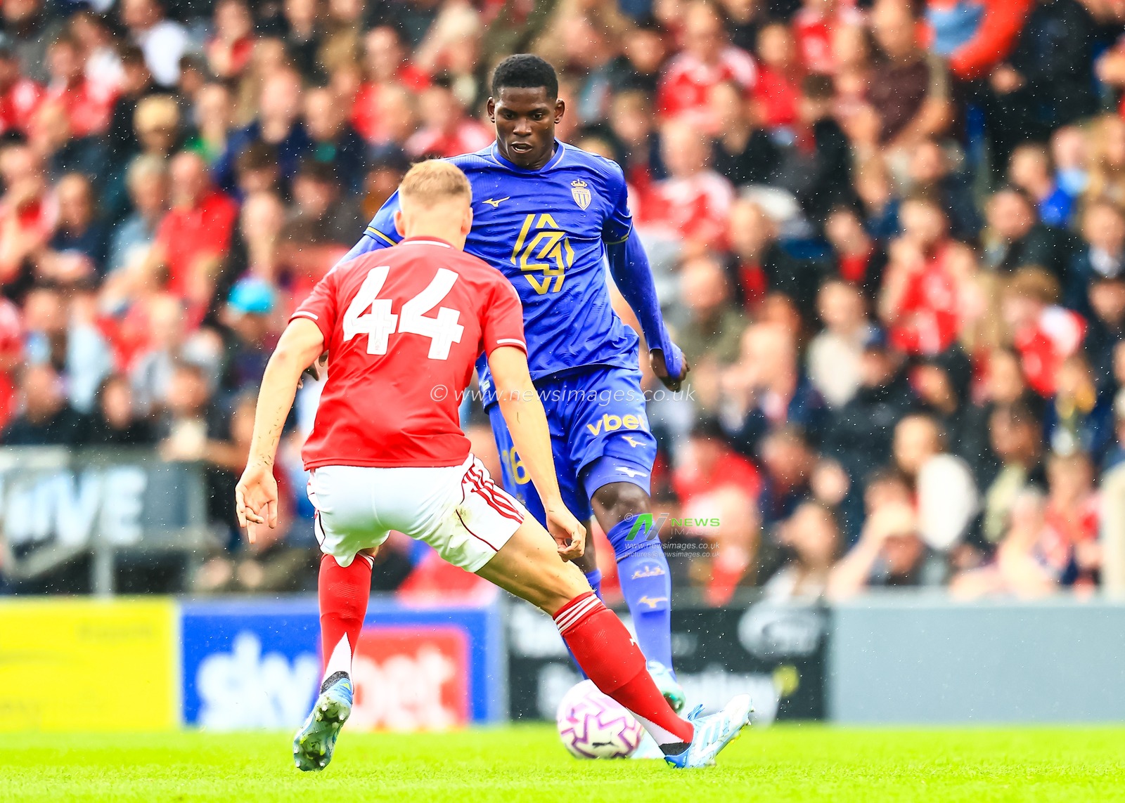 Breel Embolo of Monaco takes on Zach Abbott of Nottingham Forest during the Pre-season friendly match Nottingham Forest vs Monaco at SMH Group Stadiumact Stadium, Chesterfield, United Kingdom, 19th July 2025

(Photo by Richard Bierton/News Images)