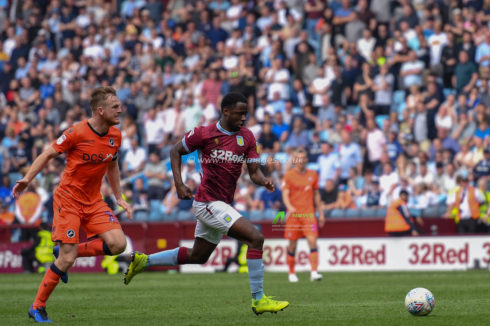 22nd April 2019 , Villa Park, Birmingham, England ; Sky Bet Championship, Aston Villa vs Millwall : Keinan Davis (17) of Aston Villa through on goal

Credit: Gareth Dalley/News Images

English Football League images are subject to DataCo Licence