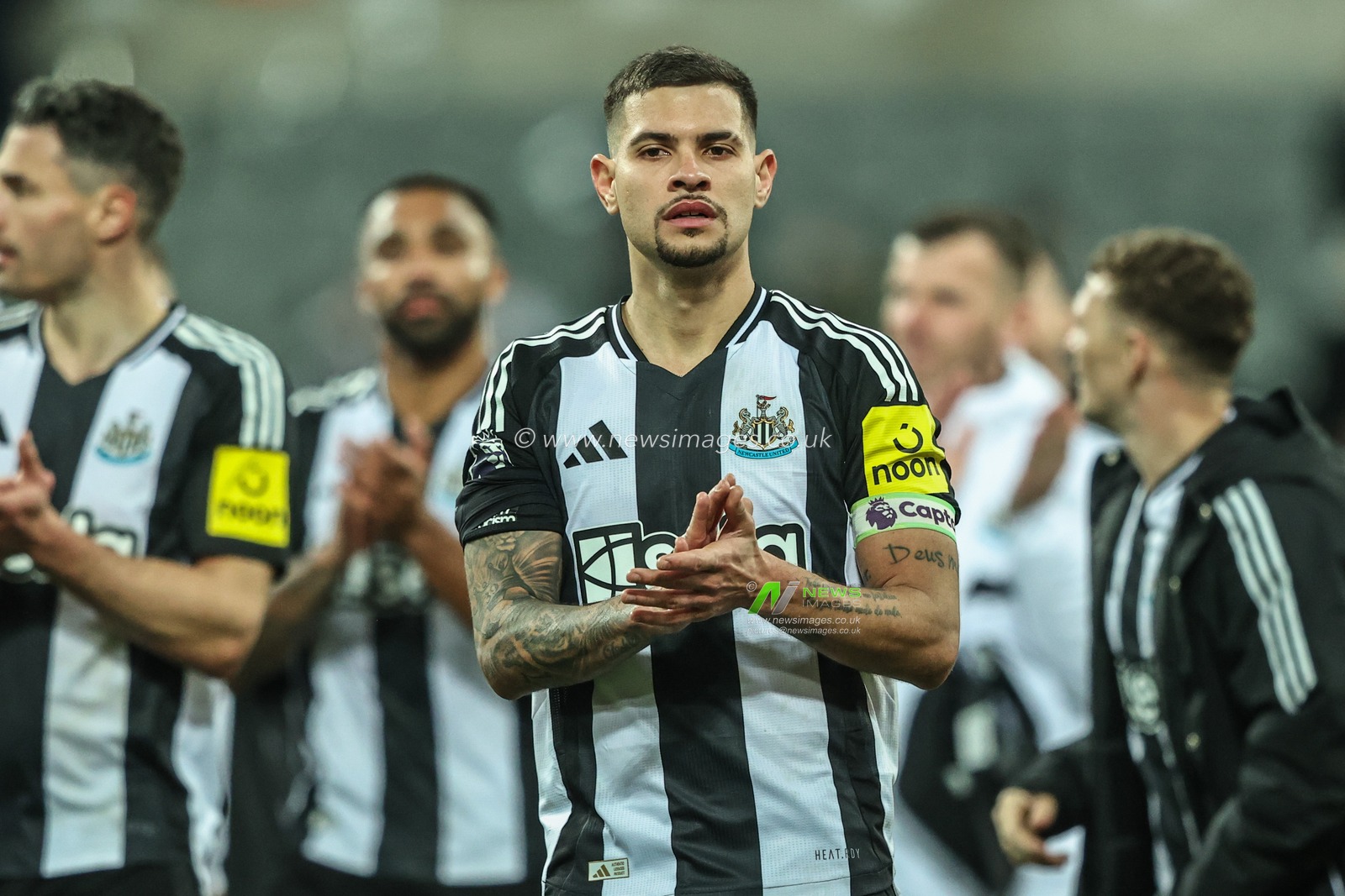 Bruno GuimarÃ£es of Newcastle United applauds the fans after the game during the Premier League match Newcastle United vs Brentford at St. James's Park, Newcastle, United Kingdom, 2nd April 2025

(Photo by Alfie Cosgrove/News Images)