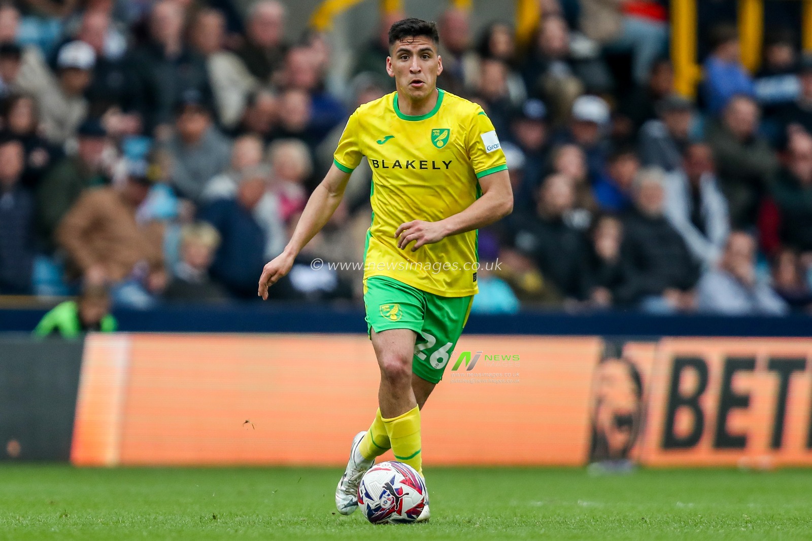 Marcelino Nunez of Norwich City runs with the ball during the Sky Bet Championship match Millwall vs Norwich City at The Den, London, United Kingdom, 21st April 2025

(Photo by Izzy Poles/News Images)
