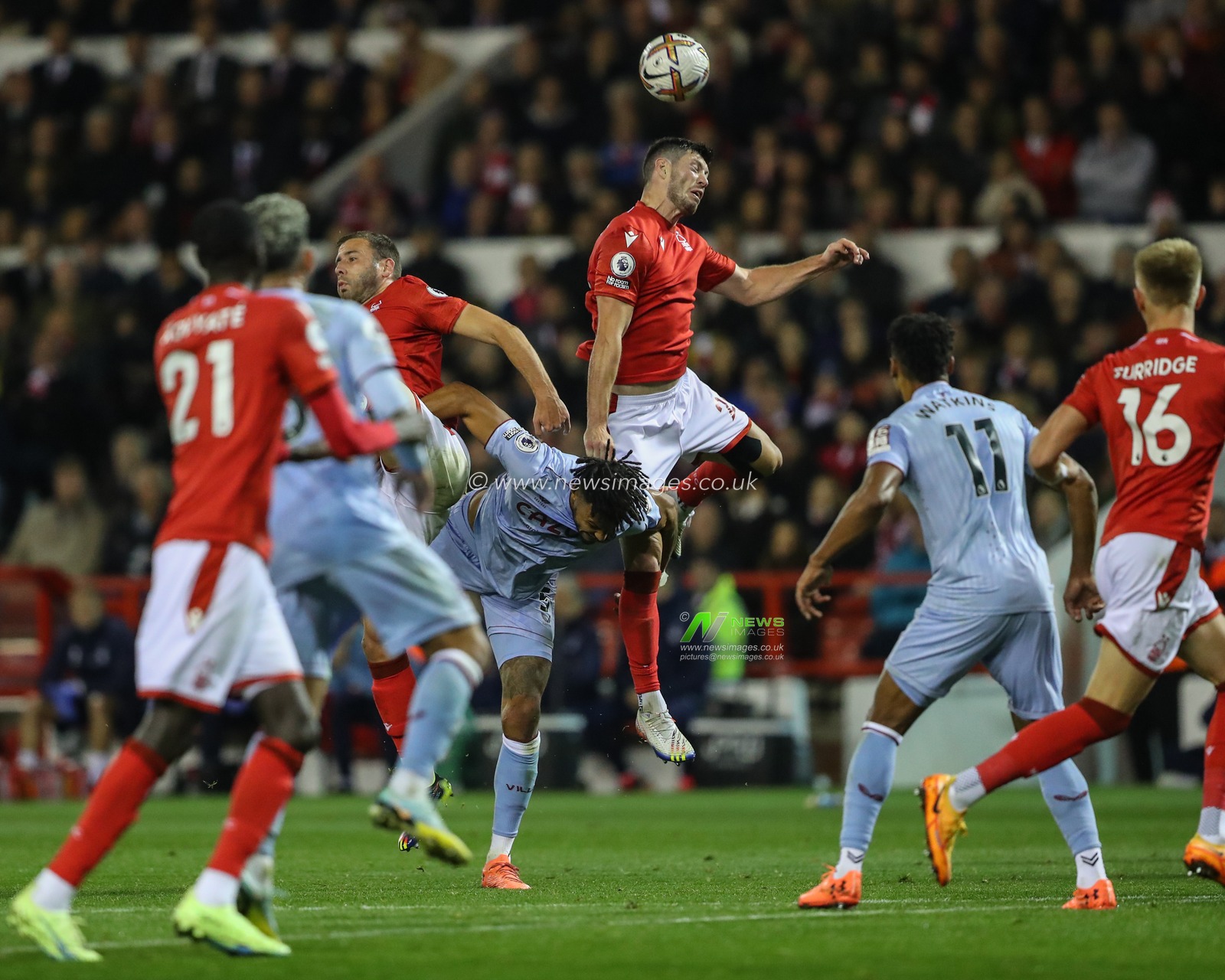 Scott McKenna #26 of Nottingham Forest wins an aerial battle with Tyrone Mings #5 of Aston Villa during the Premier League match Nottingham Forest vs Aston Villa at City Ground, Nottingham, United Kingdom, 10th October 2022

(Photo by Gareth Evans/News Images)