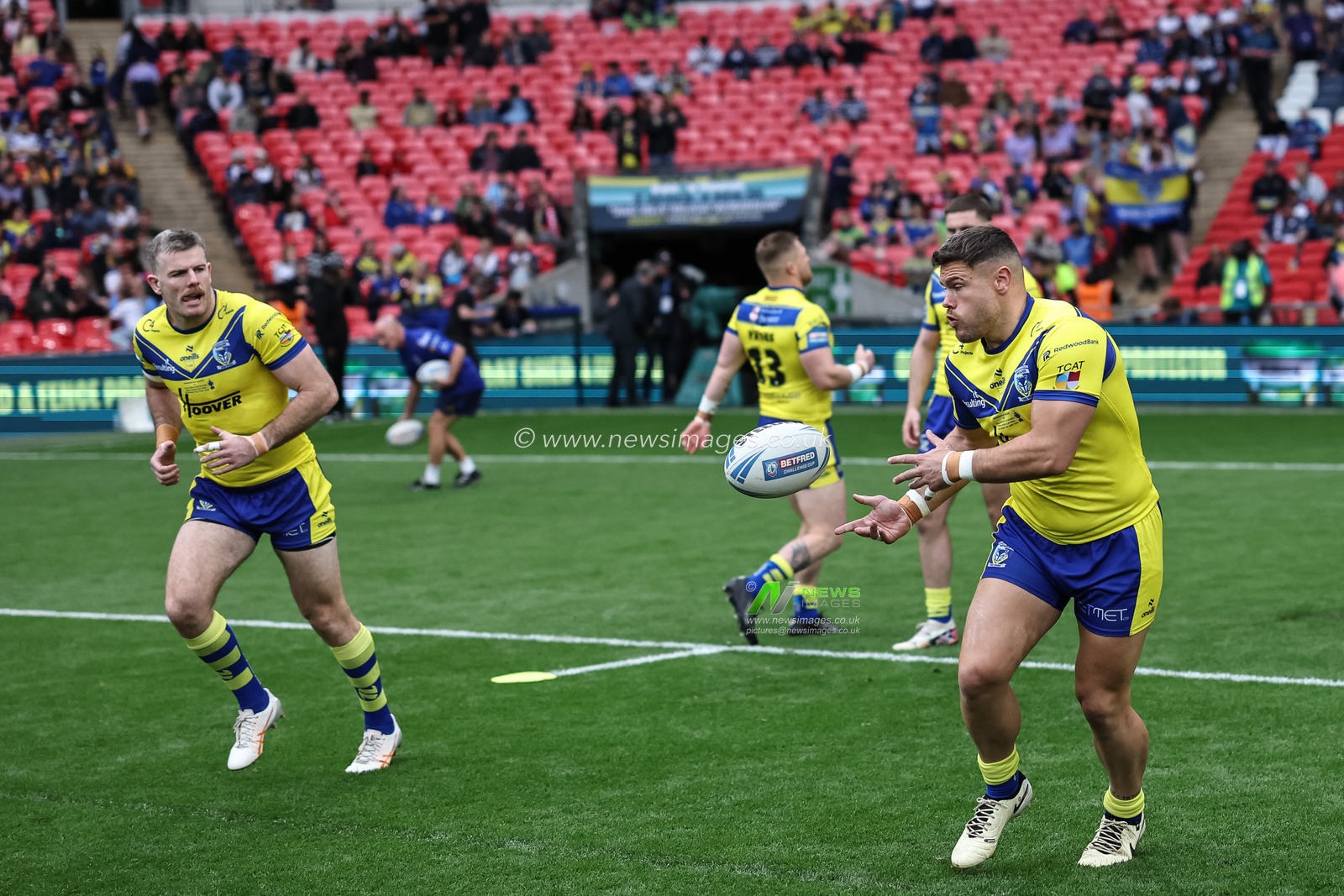 Joe Philbin of Warrington Wolves in the pre-game warm up during the Betfred Challenge Cup Final Warrington Wolves vs Hull KR at Wembley Stadium, London, United Kingdom, 7th June 2025

(Photo by Mark Cosgrove/News Images)