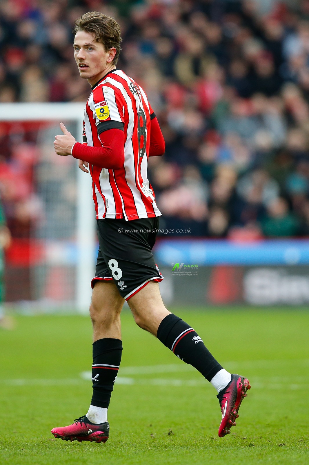 Sander Berge #8 of Sheffield United during the Sky Bet Championship match Sheffield United vs Swansea City at Bramall Lane, Sheffield, United Kingdom, 11th February 2023

(Photo by Ben Early/News Images)