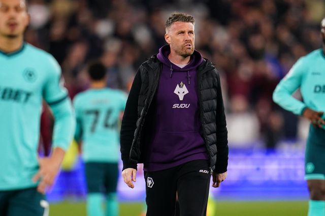 Rob Edwards manager of Wolverhampton Wanderers at full time during the Premier League match West Ham United vs Wolverhampton Wanderers at London Stadium, London, United Kingdom on 10 April 2026

(Photo by Harvey Murphy/News Images)