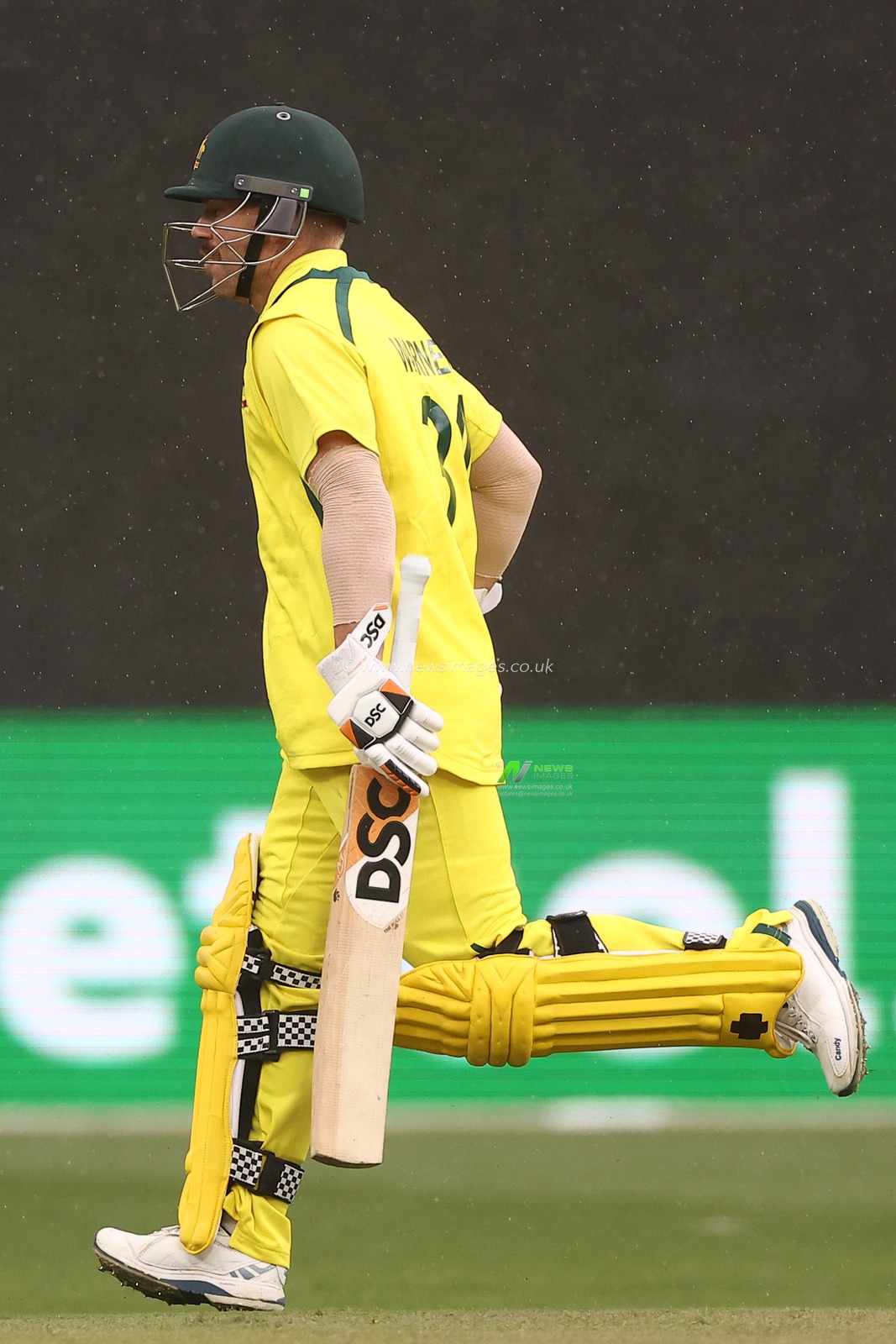 David Warner of Australia exits the field due to rain delay during the Dettol ODI Series match Australia vs England at Melbourne Cricket Ground, Melbourne, Australia, 22nd November 2022

(Photo by Patrick Hoelscher/News Images)