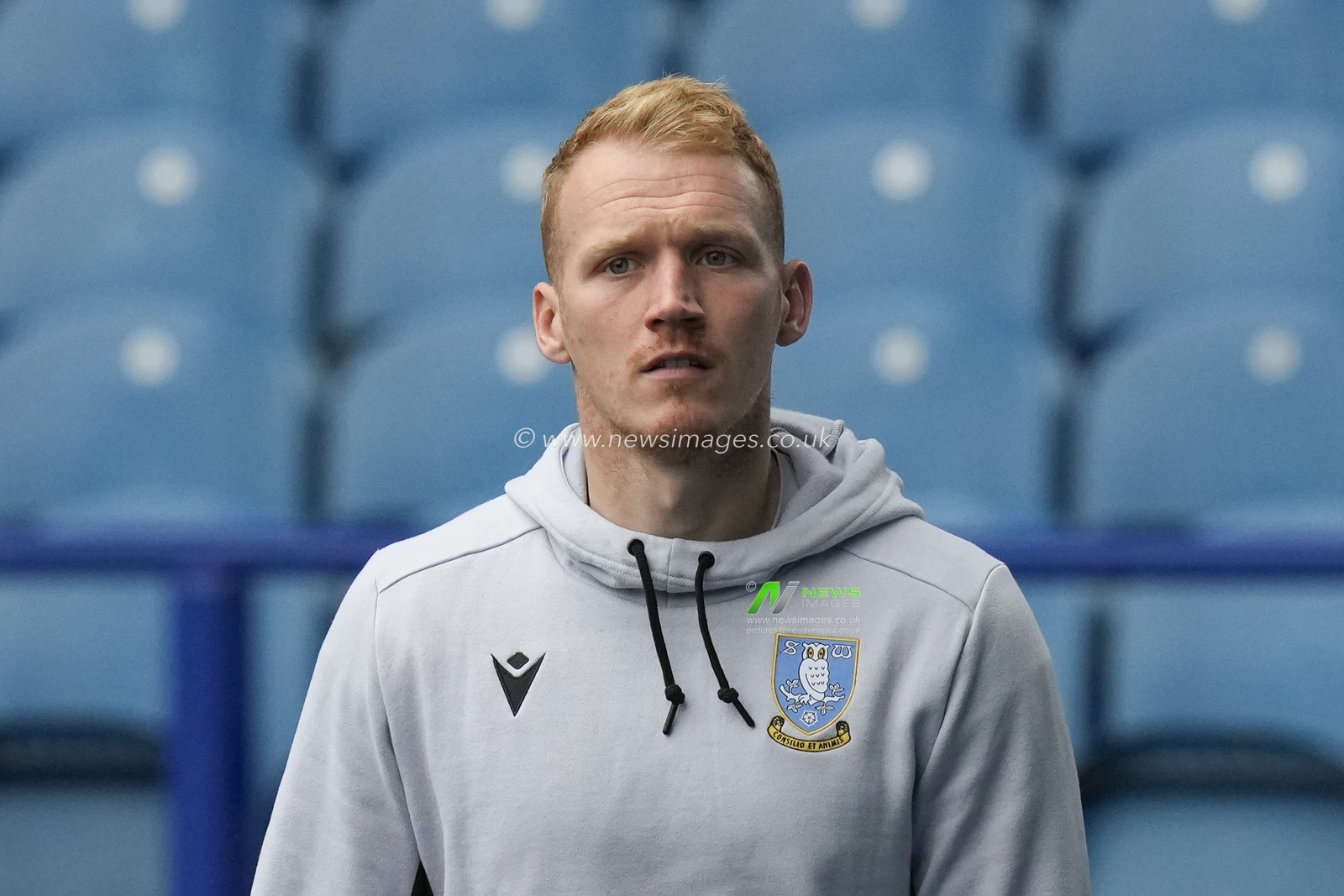 Cameron Dawson #25 of Sheffield Wednesday arrives at the stadium before the Sky Bet League 1 match Sheffield Wednesday vs Burton Albion at Hillsborough, Sheffield, United Kingdom, 29th October 2022

(Photo by Steve Flynn/News Images)
