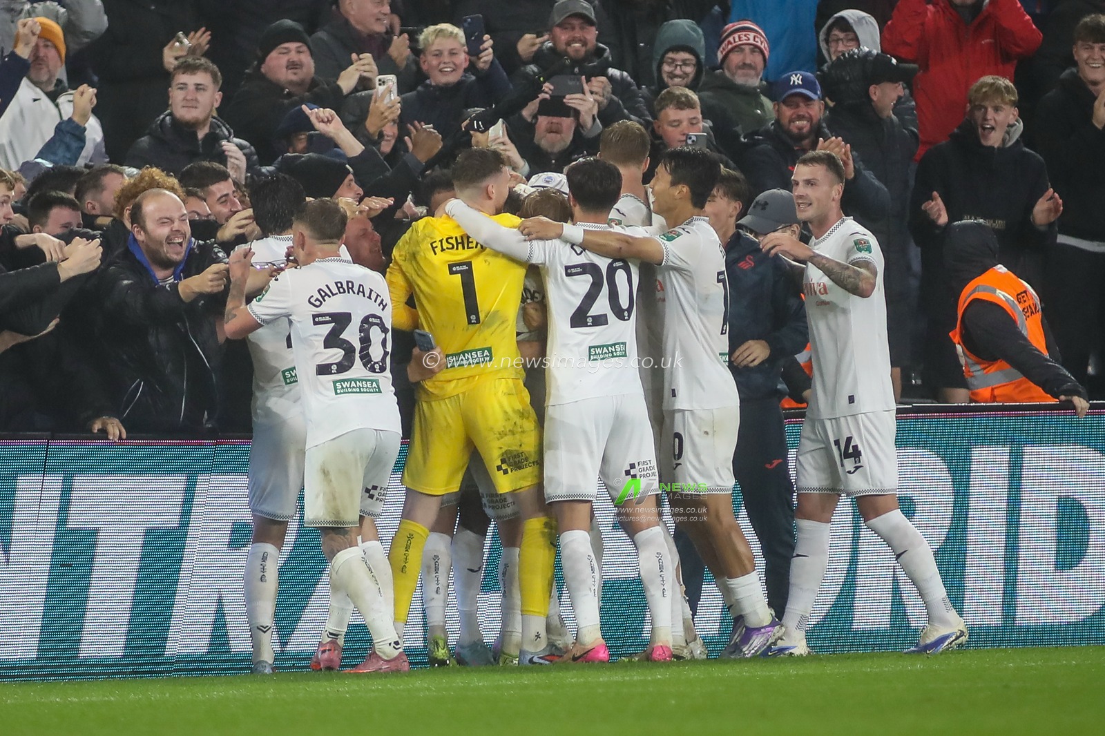 Cameron Burgess of Swansea City celebrates scoring his teams third and winning goal during the Carabao Cup 3rd Round Swansea City vs Nottingham Forest at Swansea.com Stadium, Swansea, United Kingdom, 17th September 2025

(Photo by Andrew Lewis/News Images)