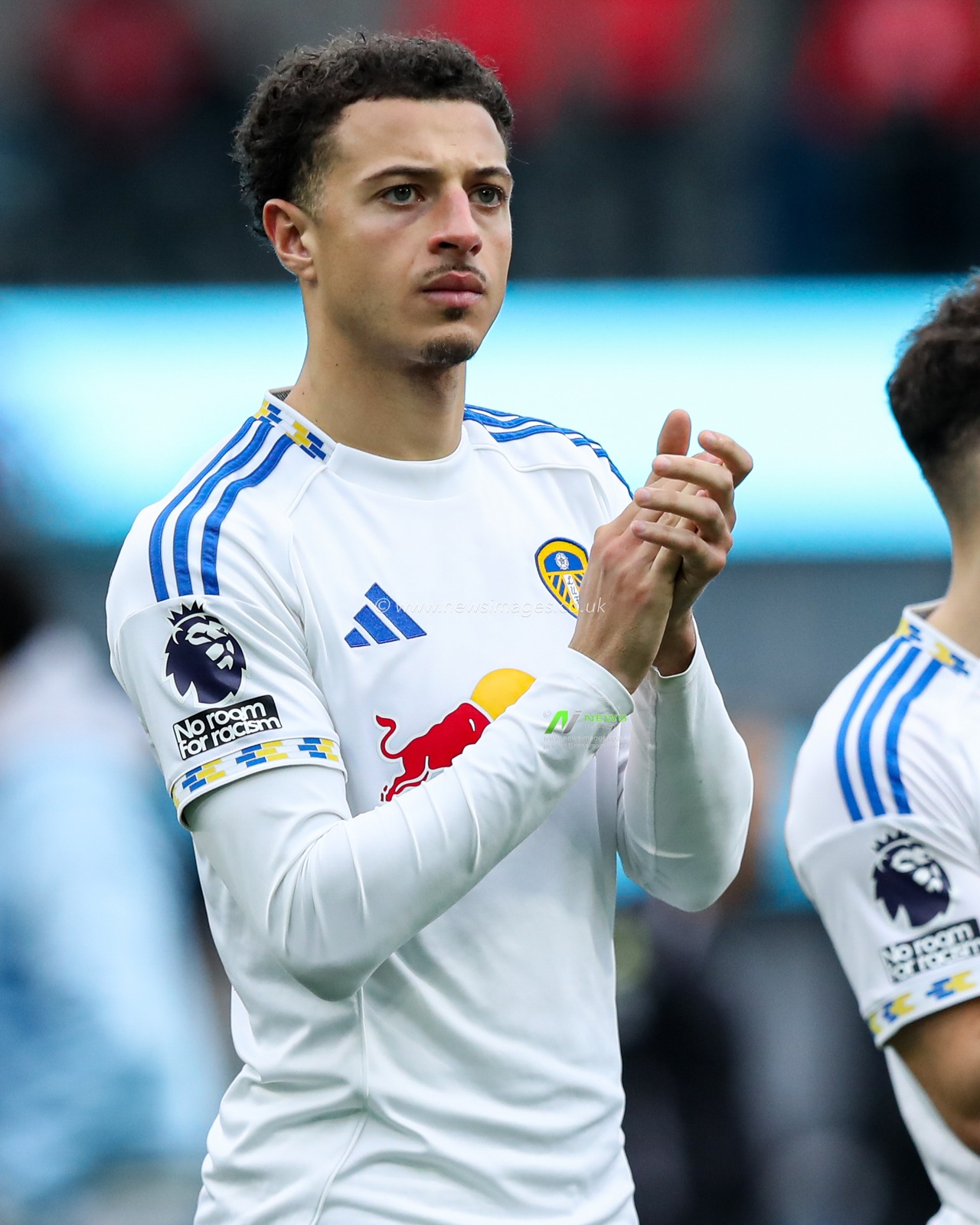 Ethan Ampadu of Leeds United claps fans after the Premier League match Burnley vs Leeds United at Turf Moor, Burnley, United Kingdom, 18th October 2025

(Photo by Jorge Horsted/News Images)