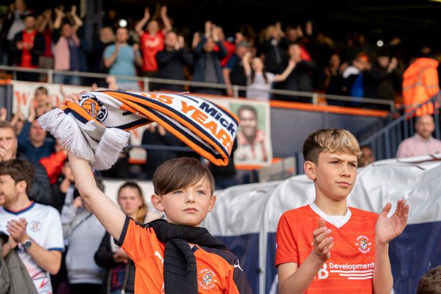 Sky Bet Championship Luton Town v Reading