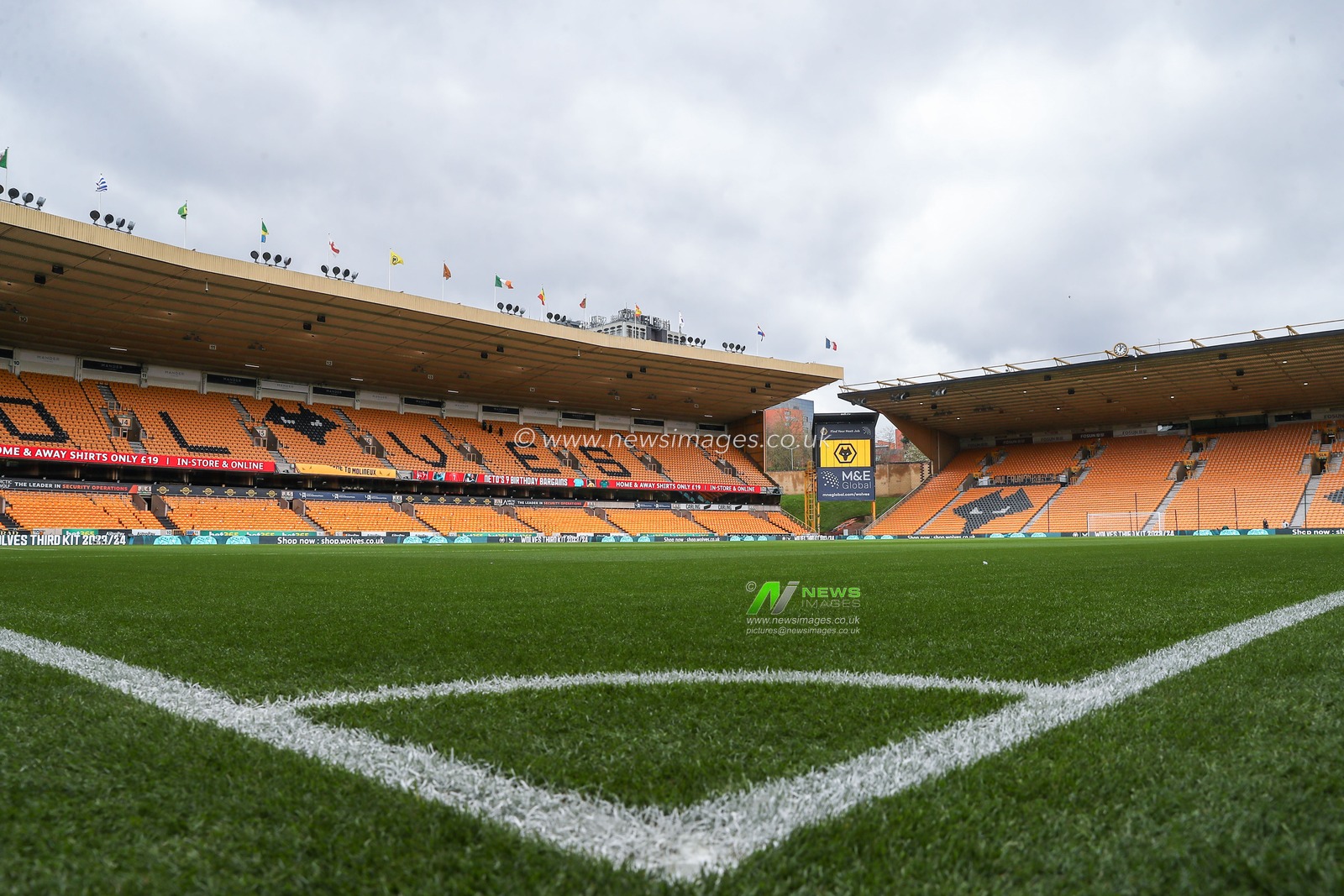 A general view inside of the Molineux, home of Wolverhampton Wanderers ahead of the Premier League match Wolverhampton Wanderers vs Fulham at Molineux, Wolverhampton, United Kingdom, 9th March 2024

(Photo by Gareth Evans/News Images)