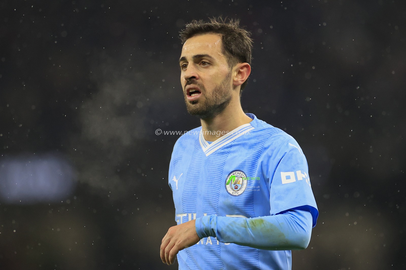Bernardo Silva #20 of Manchester City during the Premier League match Manchester City vs Tottenham Hotspur at Etihad Stadium, Manchester, United Kingdom, 3rd December 2023

(Photo by Conor Molloy/News Images)