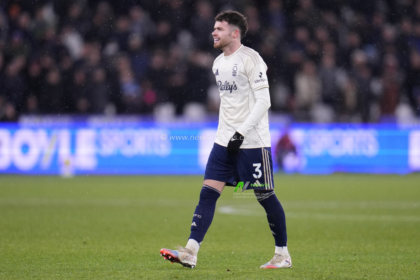 Neco Williams of Nottingham Forest during the Premier League match West Ham United vs Nottingham Forest at London Stadium, London, United Kingdom, 6th January 2026

(Photo by Harvey Murphy/News Images)

*** GER AUT SUI OUT ***