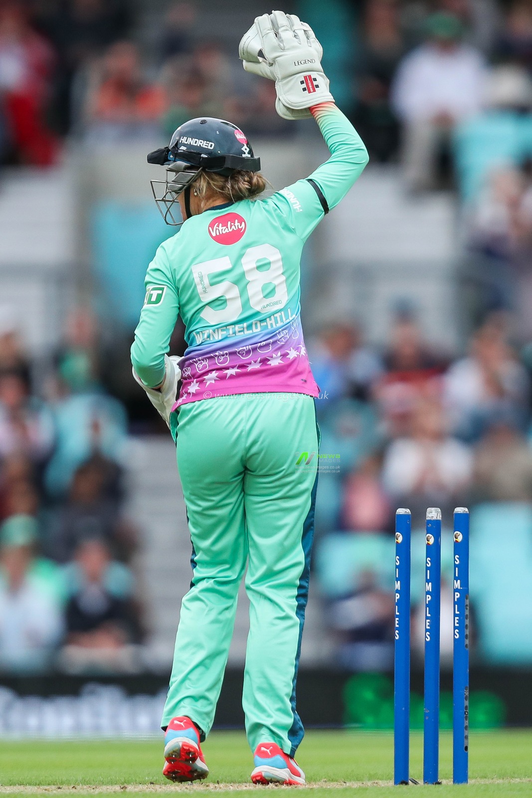 Lauren Winfield-Hill of Oval Invincibles celebrates after dismissing Smriti Mandhana of Southern Brave during the The Hundred match Oval Invincibles Women vs Southern Brave Women at The Kia Oval, London, United Kingdom, 8th August 2024

(Photo by Izzy Poles/News Images)