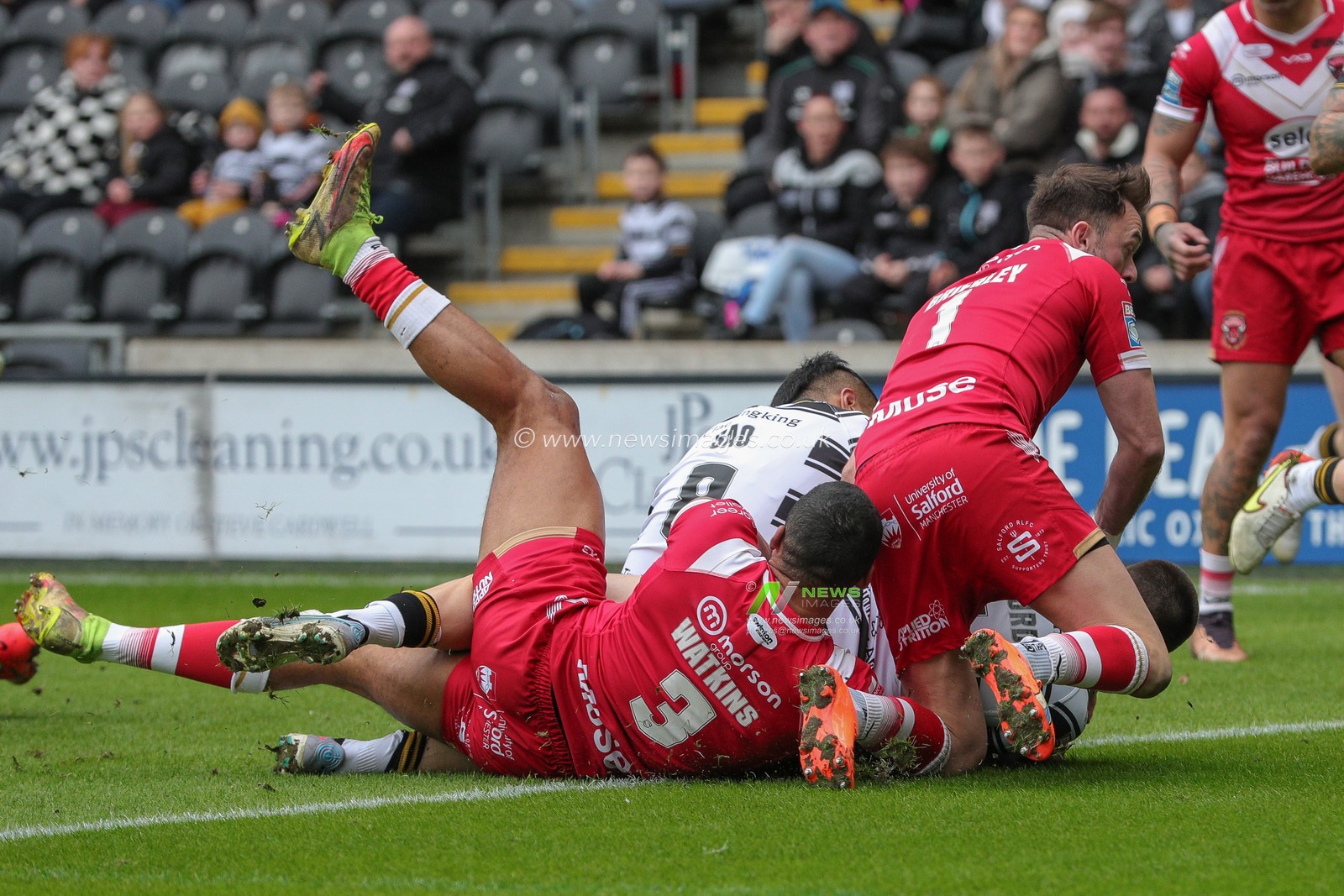 Jake Clifford #7 of Hull FC goes over for a try and makes the score 4-0 in the first half of the Betfred Super League Round 4 match Hull FC vs Salford Red Devils at MKM Stadium, Hull, United Kingdom, 11th March 2023

(Photo by James Heaton/News Images)