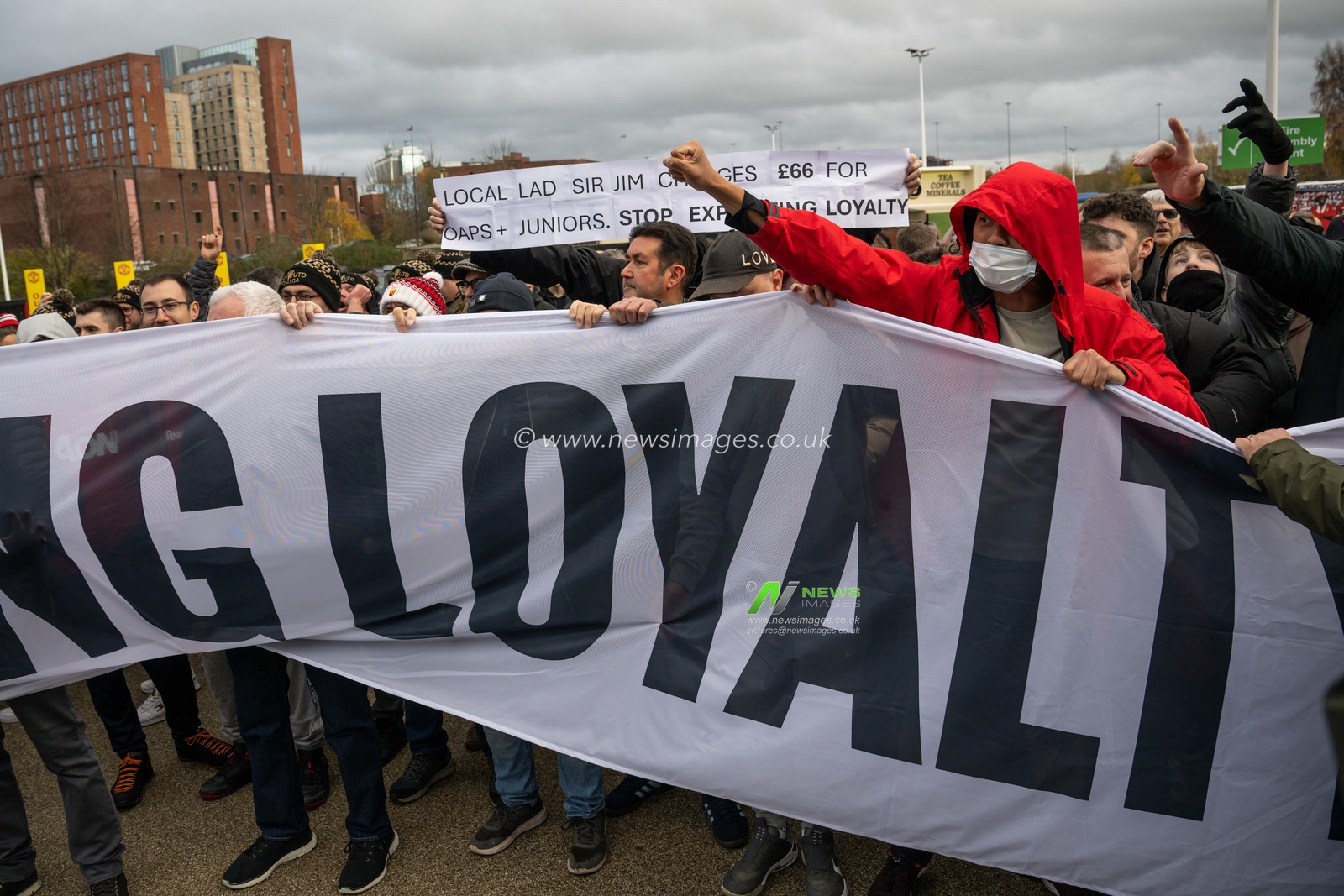 Demonstration outside of Old Trafford about ticket prices ahead of Premier League match Manchester United vs Everton at Old Trafford, Manchester, United Kingdom, 1st December 2024

(Photo by Craig Thomas/News Images)