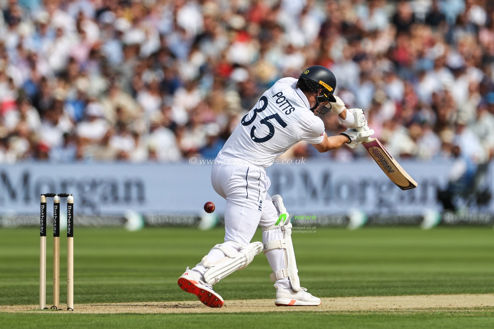 Matthew Potts of England clips the ball into the hands of Nishan Madushka of Sri Lanka during the England v Sri Lanka 2nd Rothesay Test Match Day 2 at Lords, London, United Kingdom, 30th August 2024

(Photo by Mark Cosgrove/News Images)