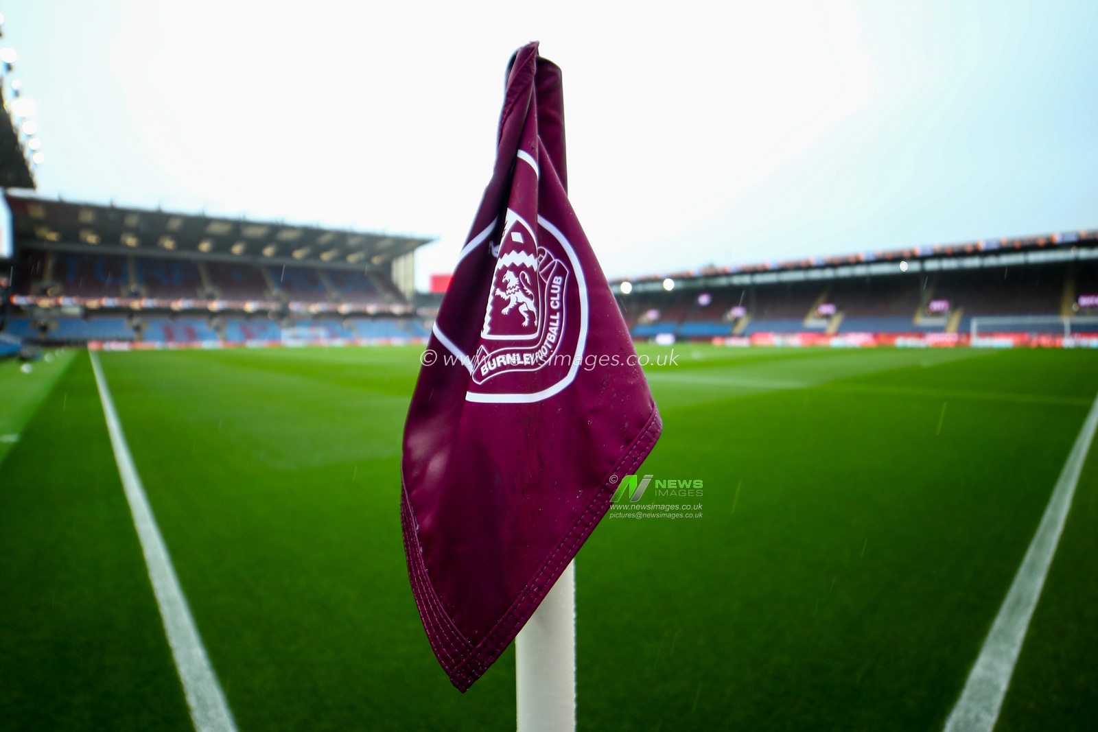 A general view of Turf Moor corner flag ahead of the Premier League match Burnley vs Nottingham Forest at Turf Moor, Burnley, United Kingdom, 20th September 2025

(Photo by Jorge Horsted/News Images)