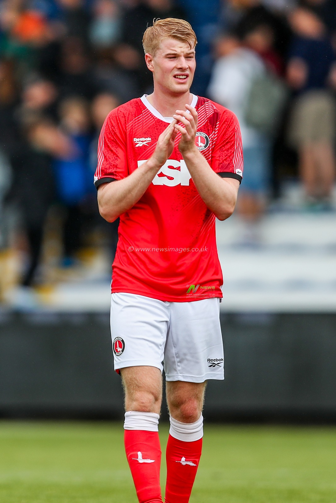 Charlton Athletic players acknowledge the fans following the Pre-season friendly match Cambridge United vs Charlton Athletic at Abbey Stadium, Cambridge, United Kingdom, 26th July 2025

(Photo by Izzy Poles/News Images)
