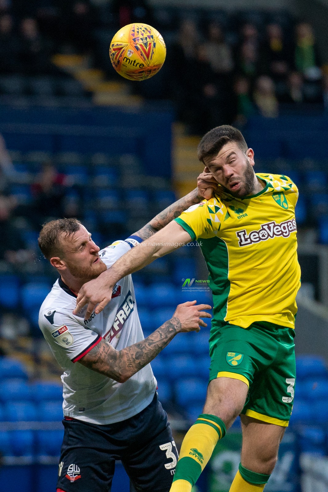 Norwich City Grant Hanley battles with Bolton Wanderers David Wheater (C)


16th February 2019, University of Bolton Stadium, Bolton, England; Sky Bet Championship, Bolton Wonderers vs Norwich City ; 


Credit: Terry Donnelly /News Images

English Football League images are subject to DataCo Licence