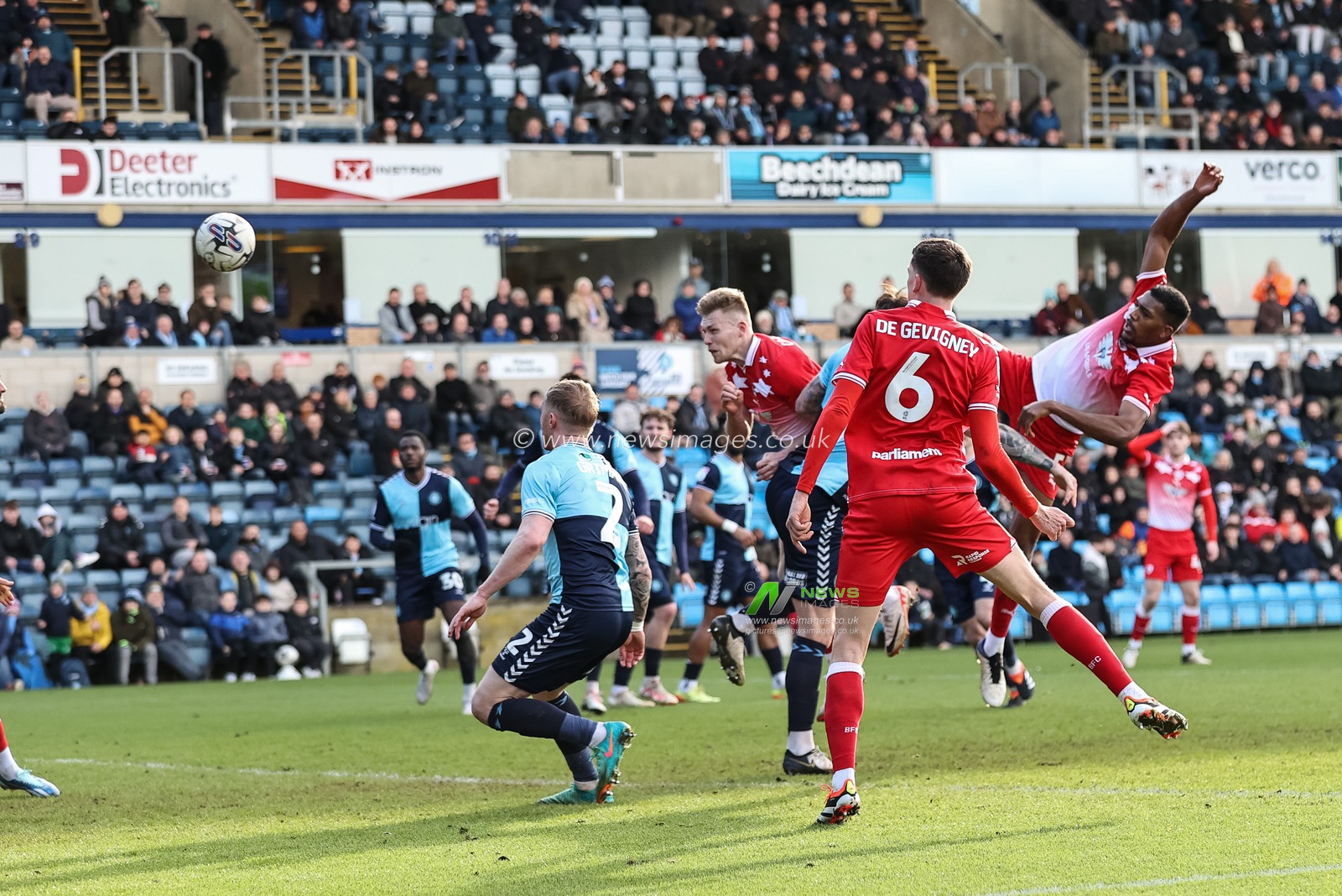 Sam Cosgrove of Barnsley scores to make it 1-1 during the Sky Bet League 1 match Wycombe Wanderers vs Barnsley at Adams Park, High Wycombe, United Kingdom, 2nd March 2024

(Photo by Mark Cosgrove/News Images)