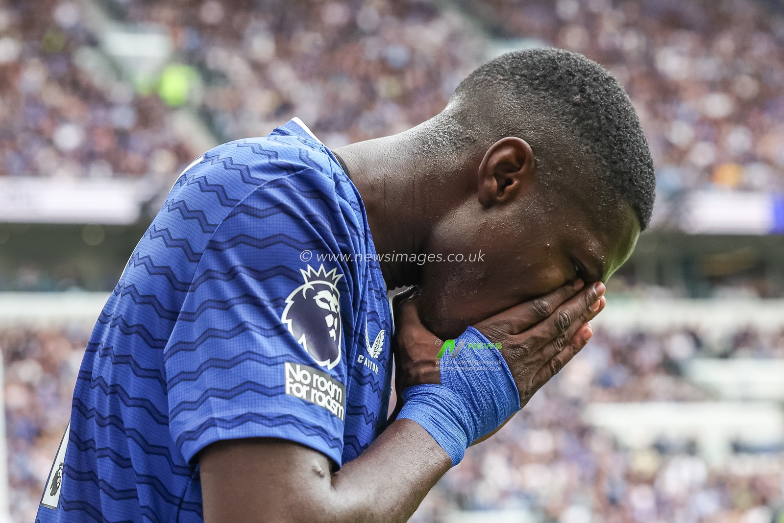 Kiernan Dewsbury-Hall of Everton reacts after missing in front of goal during the Pre-season friendly match Everton vs A.S. Roma at Hill Dickinson Stadium, Liverpool, United Kingdom, 9th August 2025

(Photo by Mark Cosgrove/News Images)