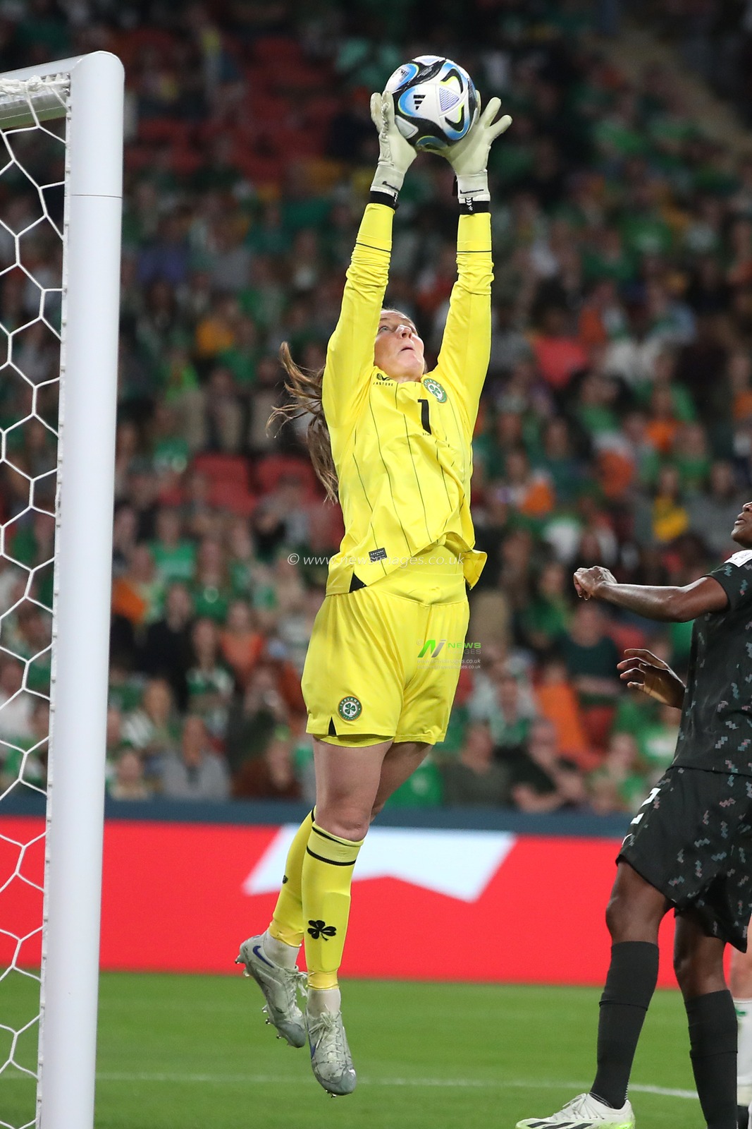 Courtney Brosnan of Ireland makes a save during the FIFA Women's World Cup 2023 Group B  match Ireland Women vs Nigeria Women at Suncorp Stadium, Brisbane, Australia, 31st July 2023

(Photo by Patrick Hoelscher/News Images)