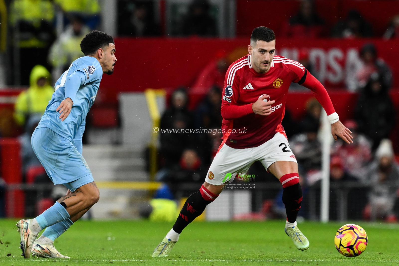 Diogo Dalot of Manchester United in action during the Premier League match Manchester United vs Nottingham Forest at Old Trafford, Manchester, United Kingdom, 7th December 2024

(Photo by Craig Thomas/News Images)