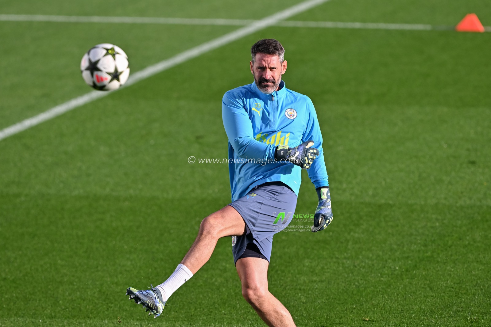 Scott Carson of Manchester City during the Manchester City UEFA Champions League training session at Joie Stadium, Manchester, United Kingdom, 22nd October 2024

(Photo by Cody Froggatt/News Images)