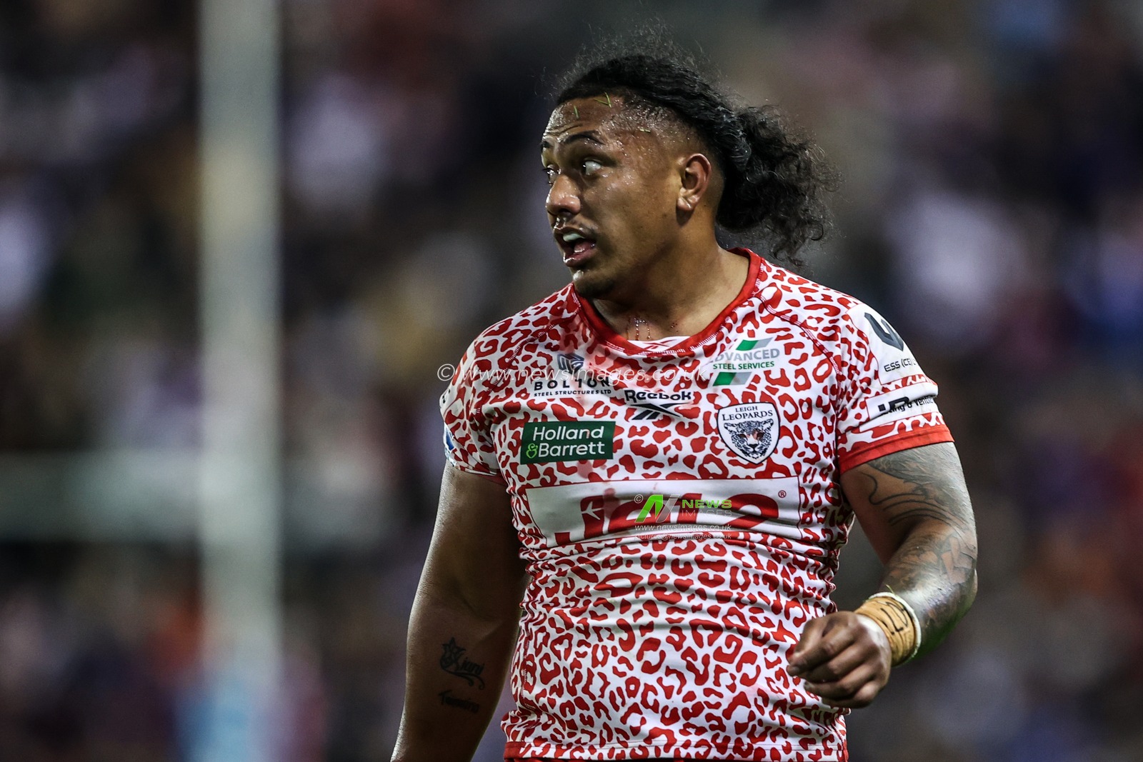 Tesi Niu of Leigh Leopards during the Betfred Super League play-off Eliminator 1 match Leigh Leopards vs Wakefield Trinity at Progress With Unity Stadium, Leigh, United Kingdom, 26th September 2025

(Photo by Alfie Cosgrove/News Images)